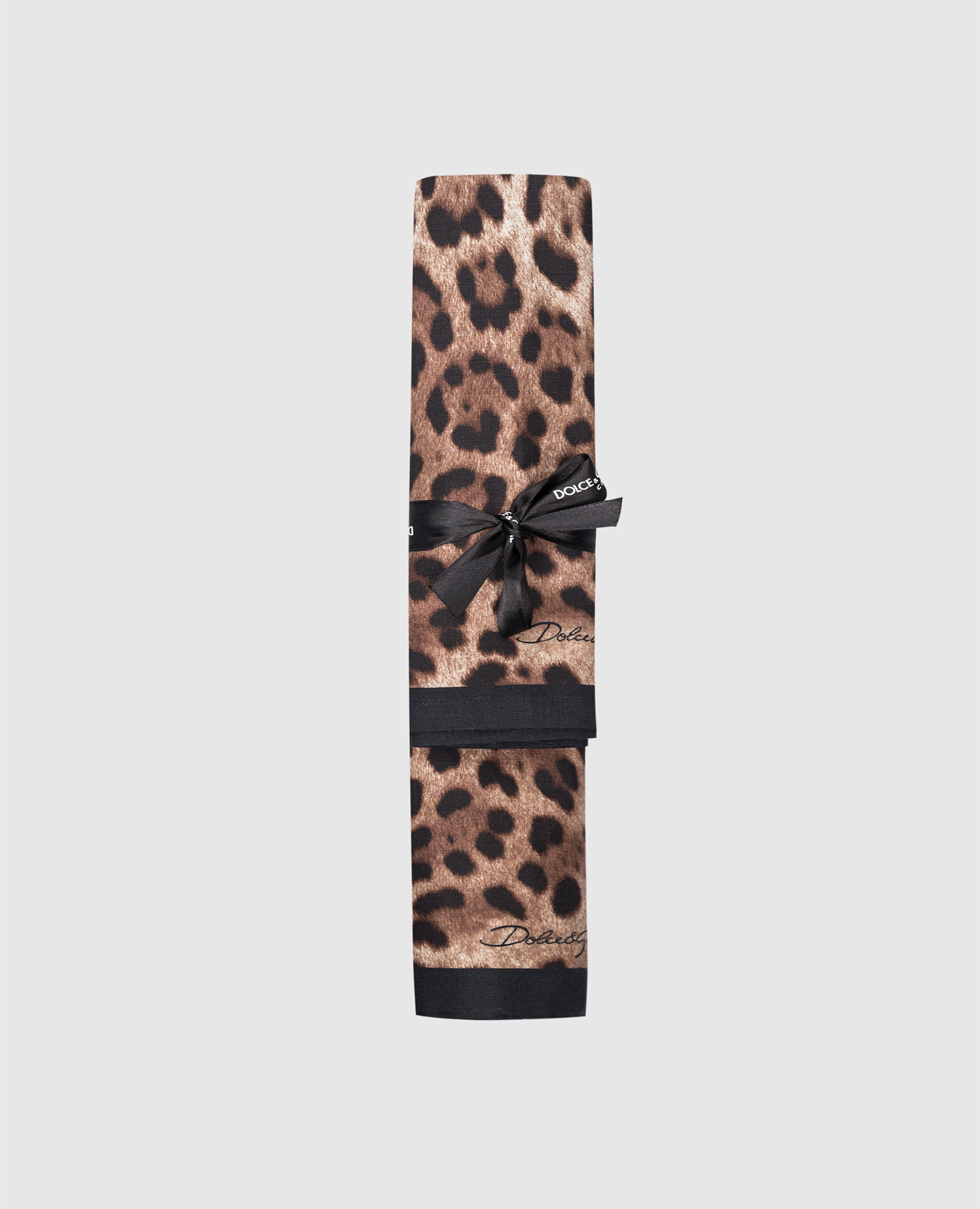 

A set of linen napkins in an animalistic print Dolce&Gabbana, Brown