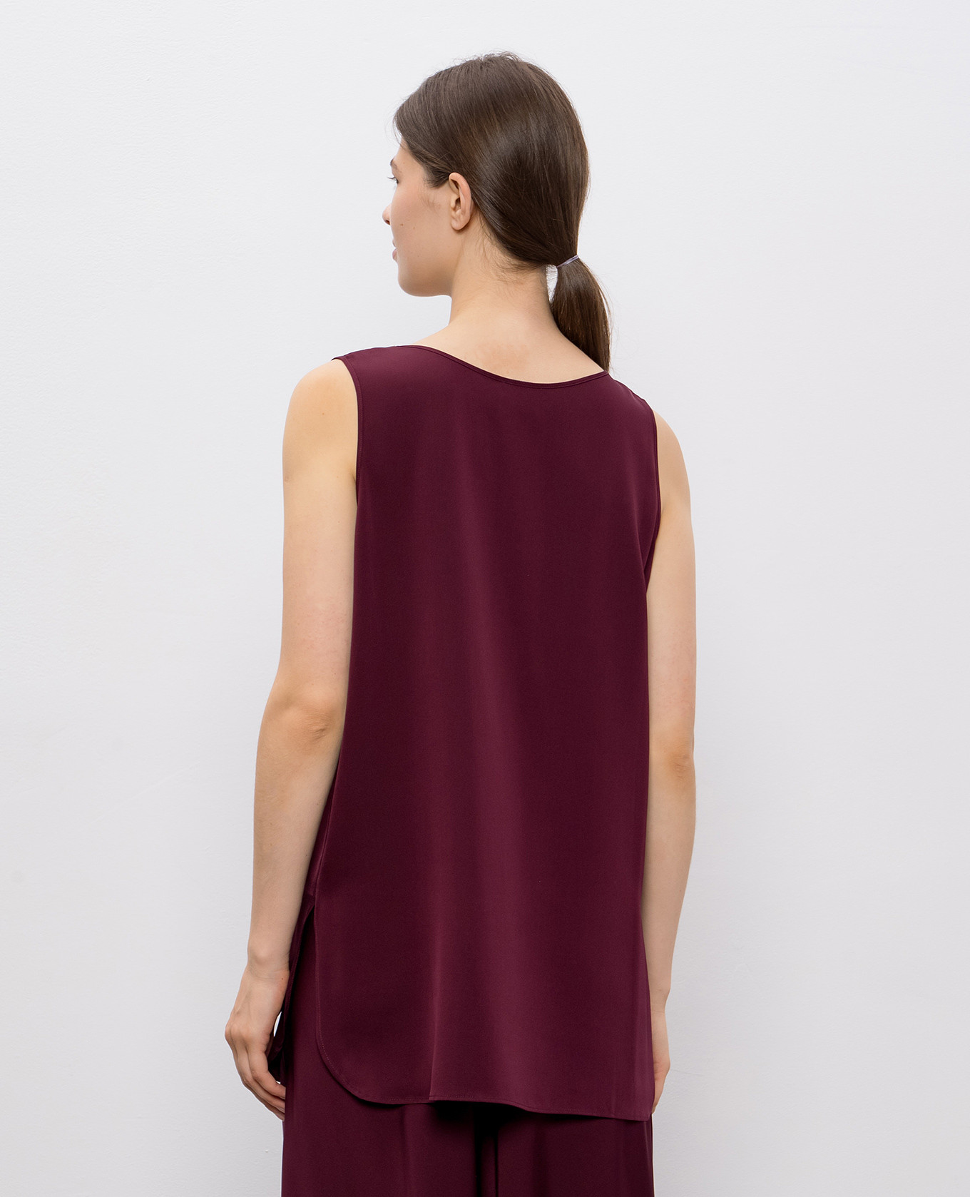 

Burgundy silk top Allude