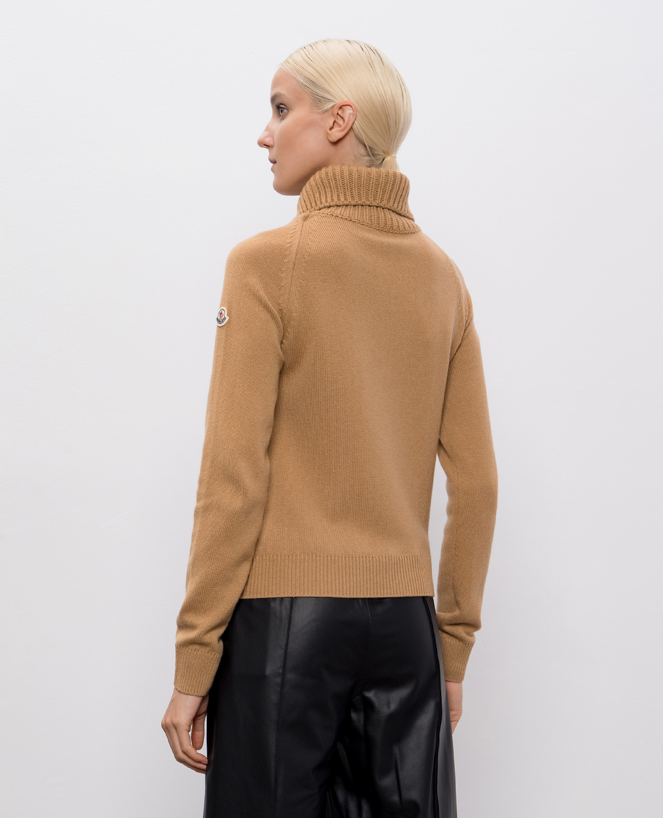 Brown wool and cashmere sweater with logo patch Moncler 4