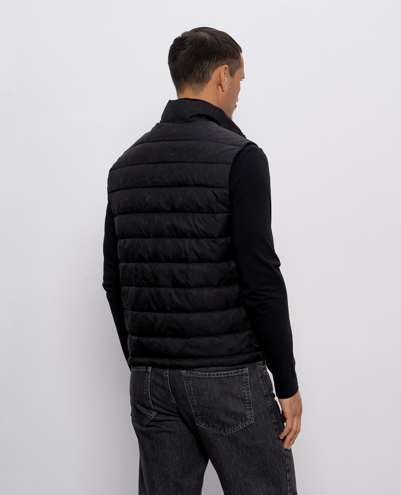 

Barocco black down vest Versace
