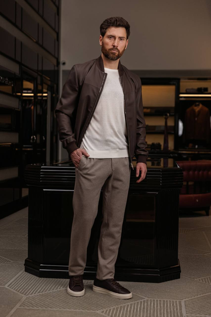 

Brown leather bomber jacket Enrico Mandelli