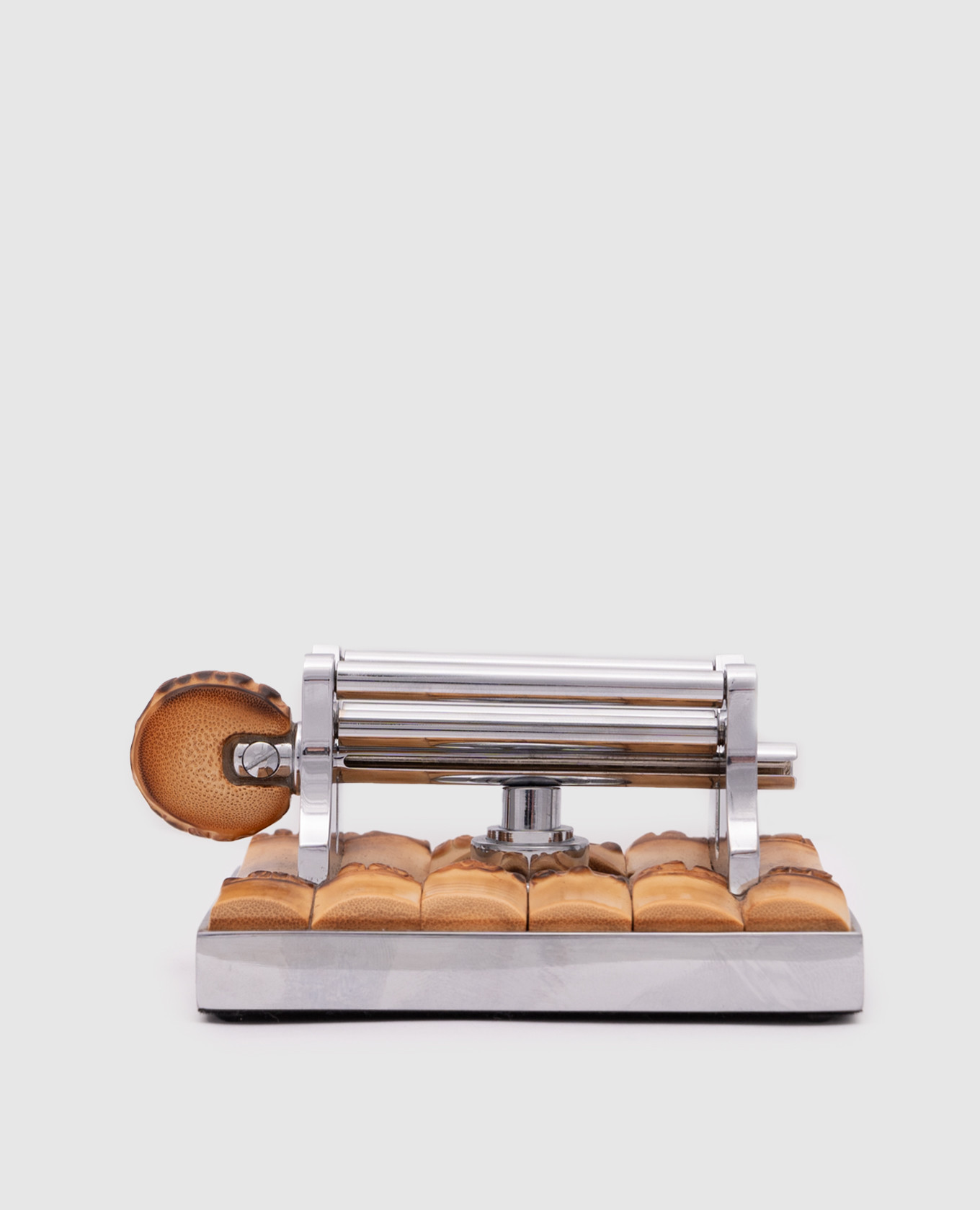 

Toothpaste calender with bamboo root decoration Lorenzi MIlano, Brown
