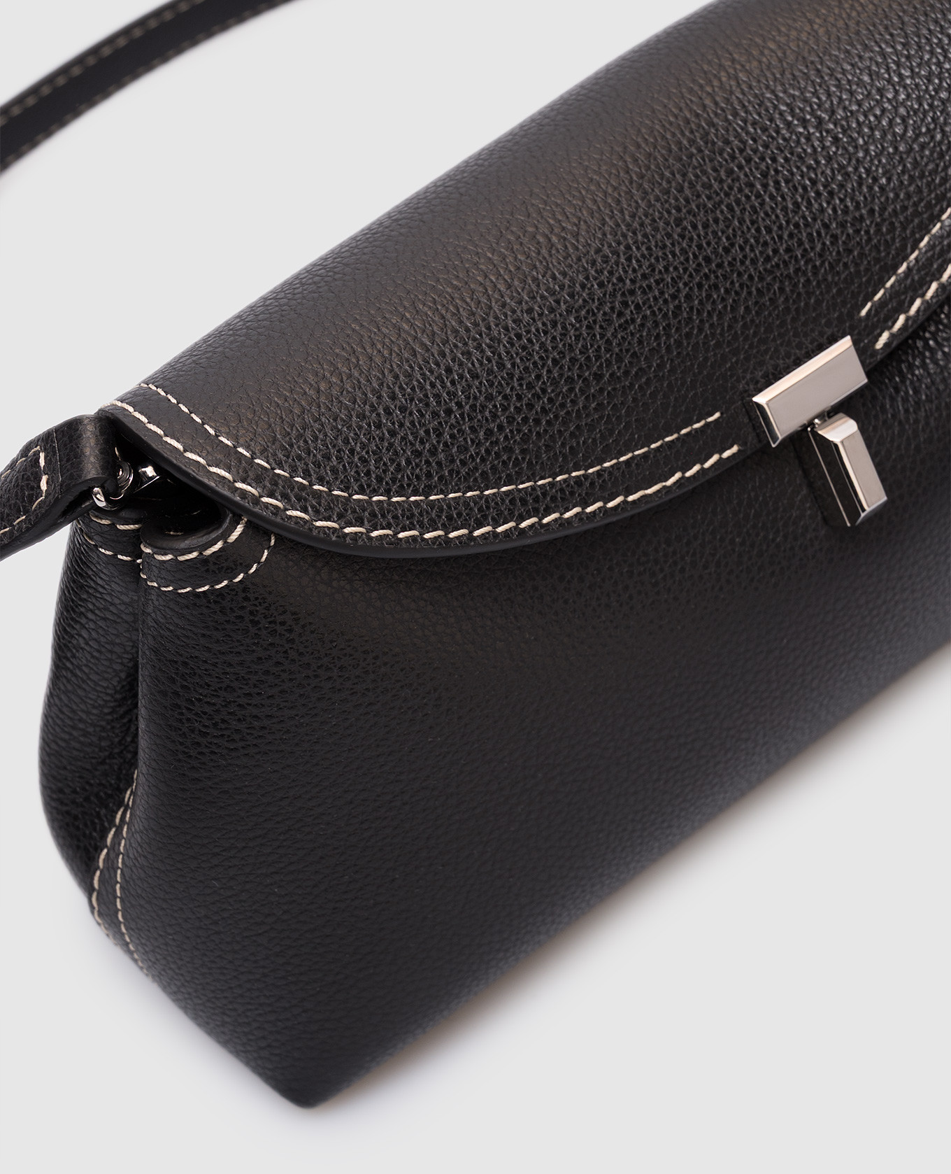 Black leather T-Lock bag Toteme 4
