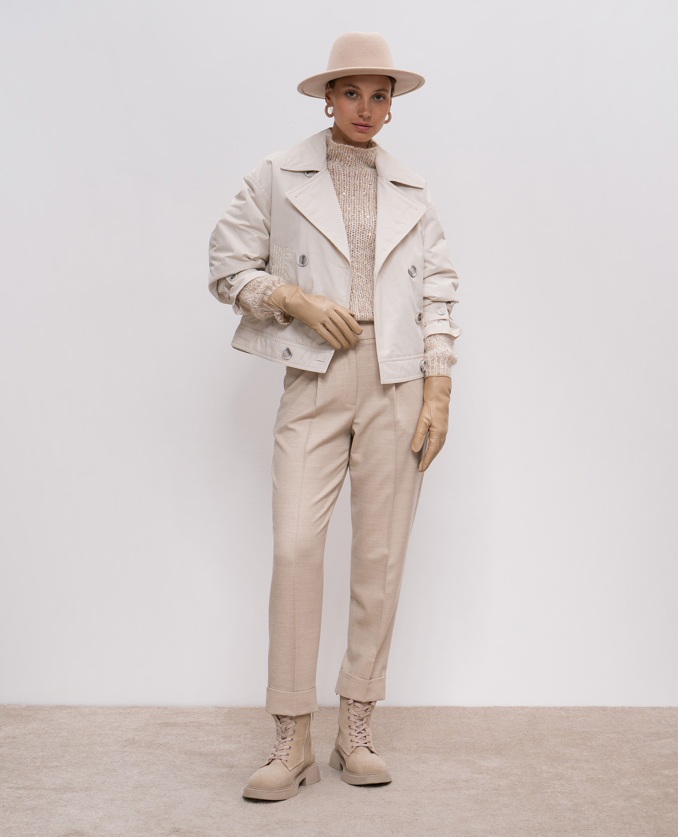 

Beige double-breasted jacket with monil chain Peserico