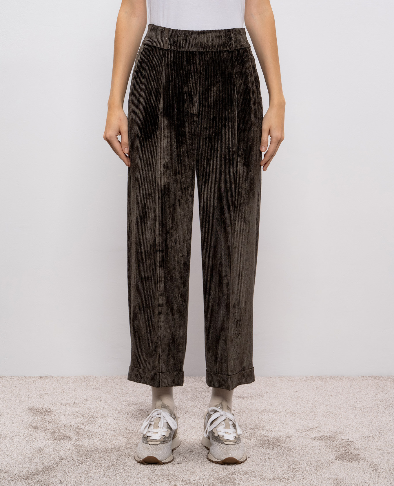 

Khaki corduroy pants Peserico