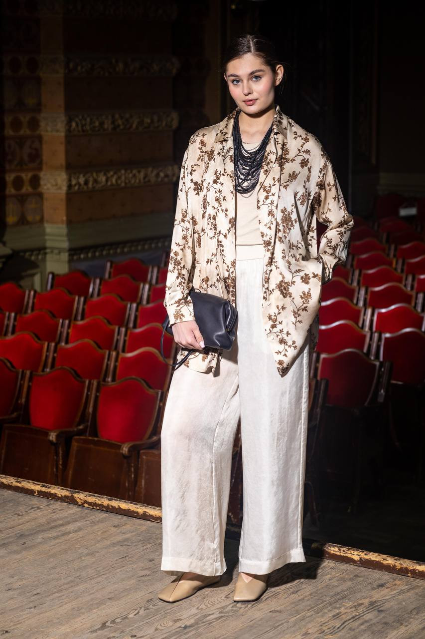 

Beige pants Pensy UMA WANG