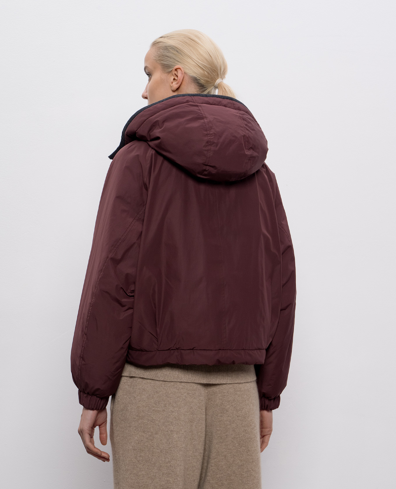 

Burgundy down jacket with monil chain Brunello Cucinelli, Beige