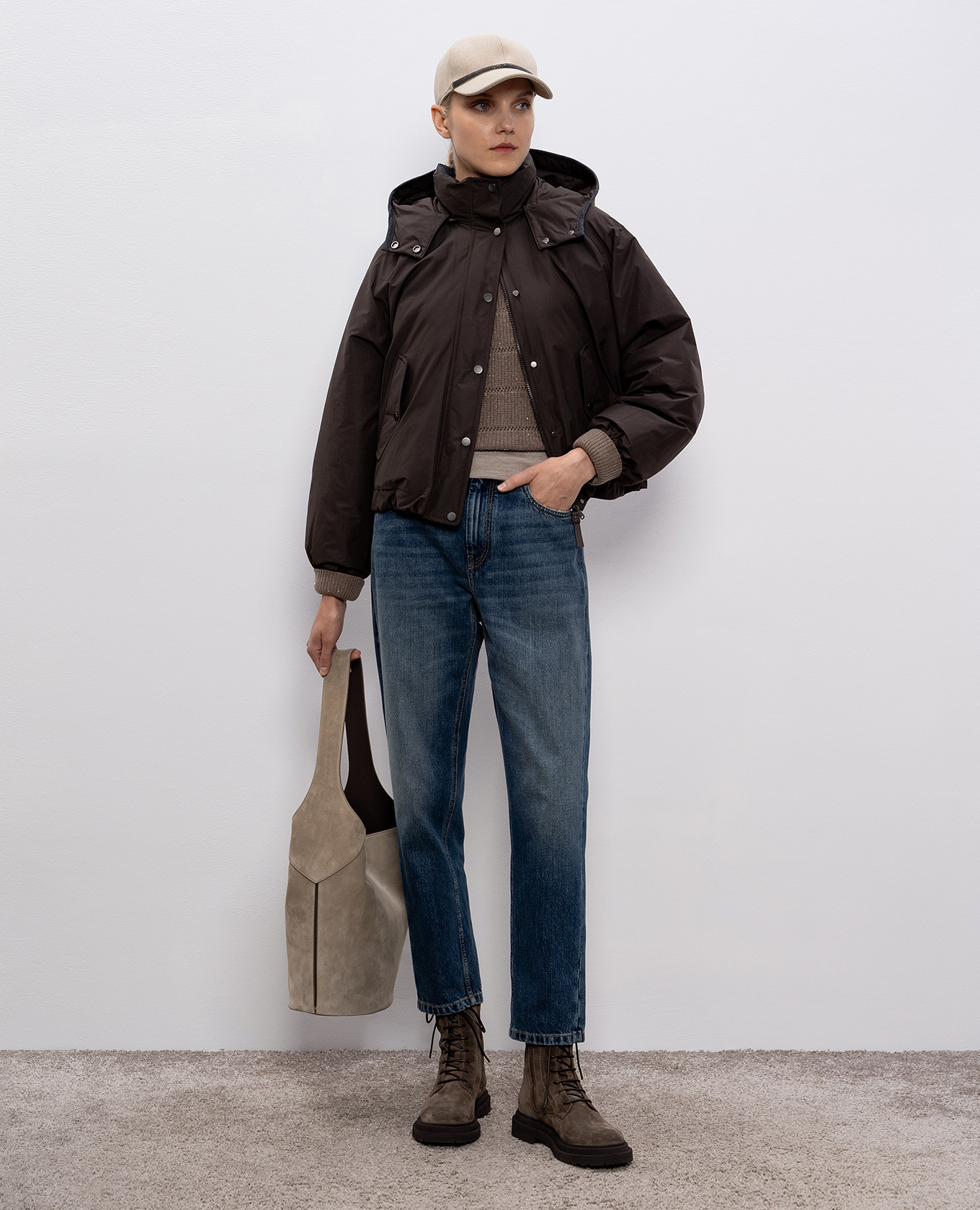 

Blue jeans with a monil chain Brunello Cucinelli