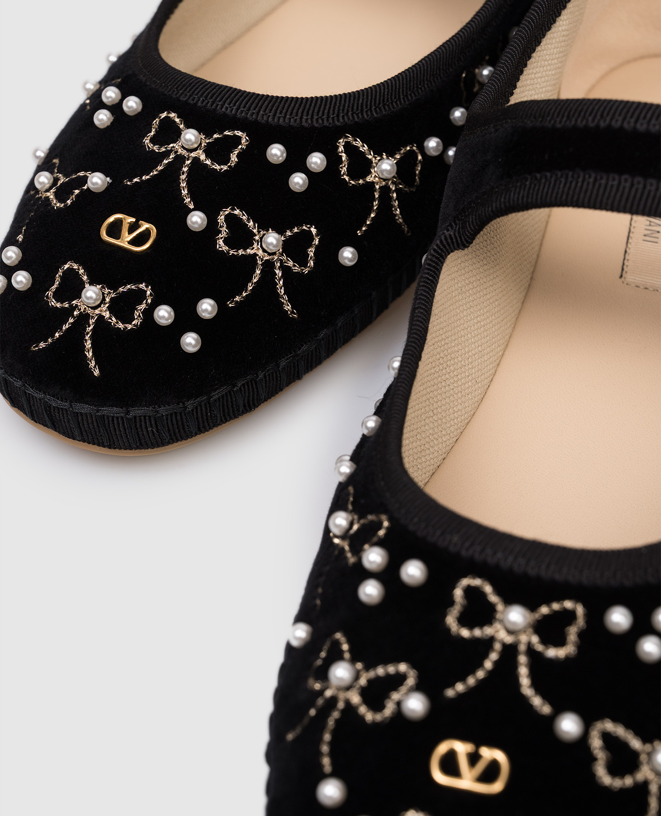

Black velvet Mary-Jane ballet flats with beads Valentino