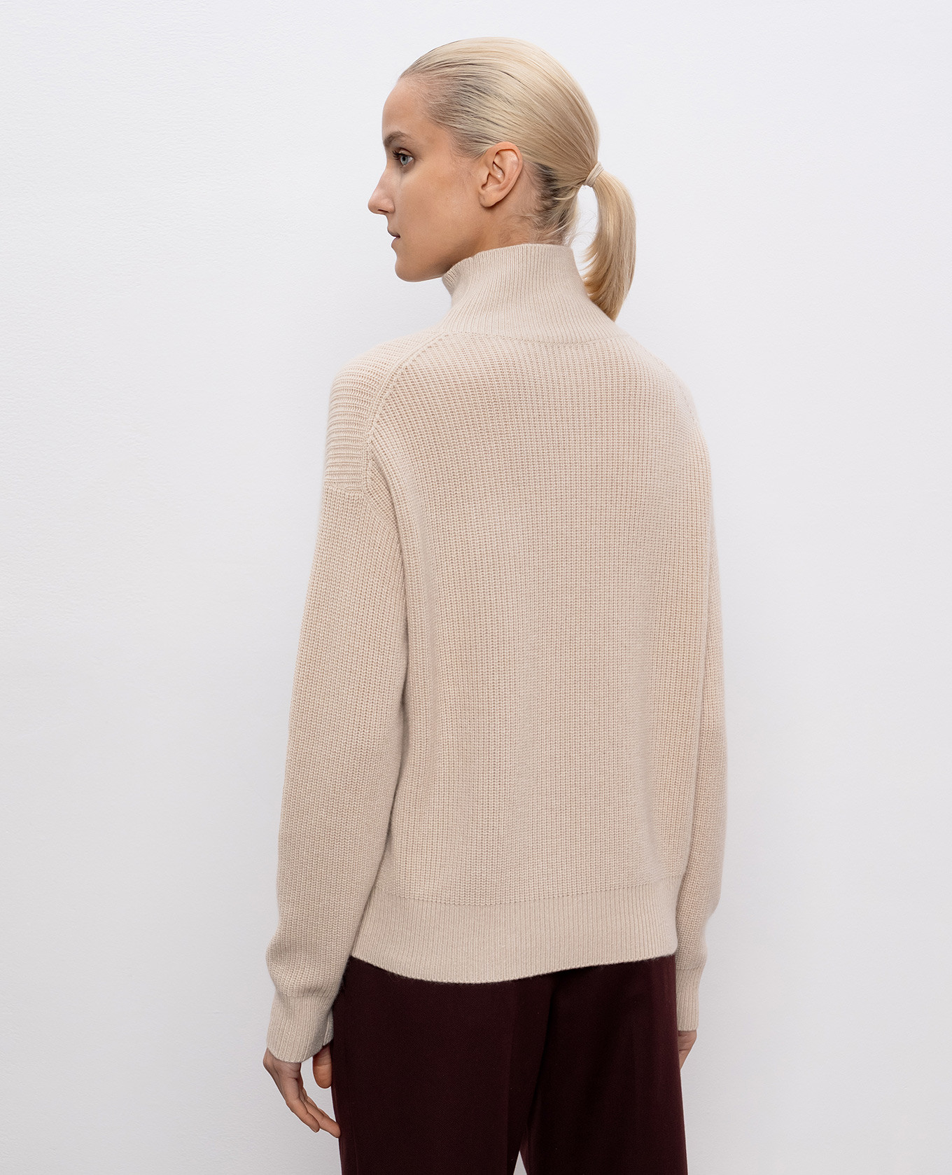 

Beige cashmere sweater with monil chain Brunello Cucinelli