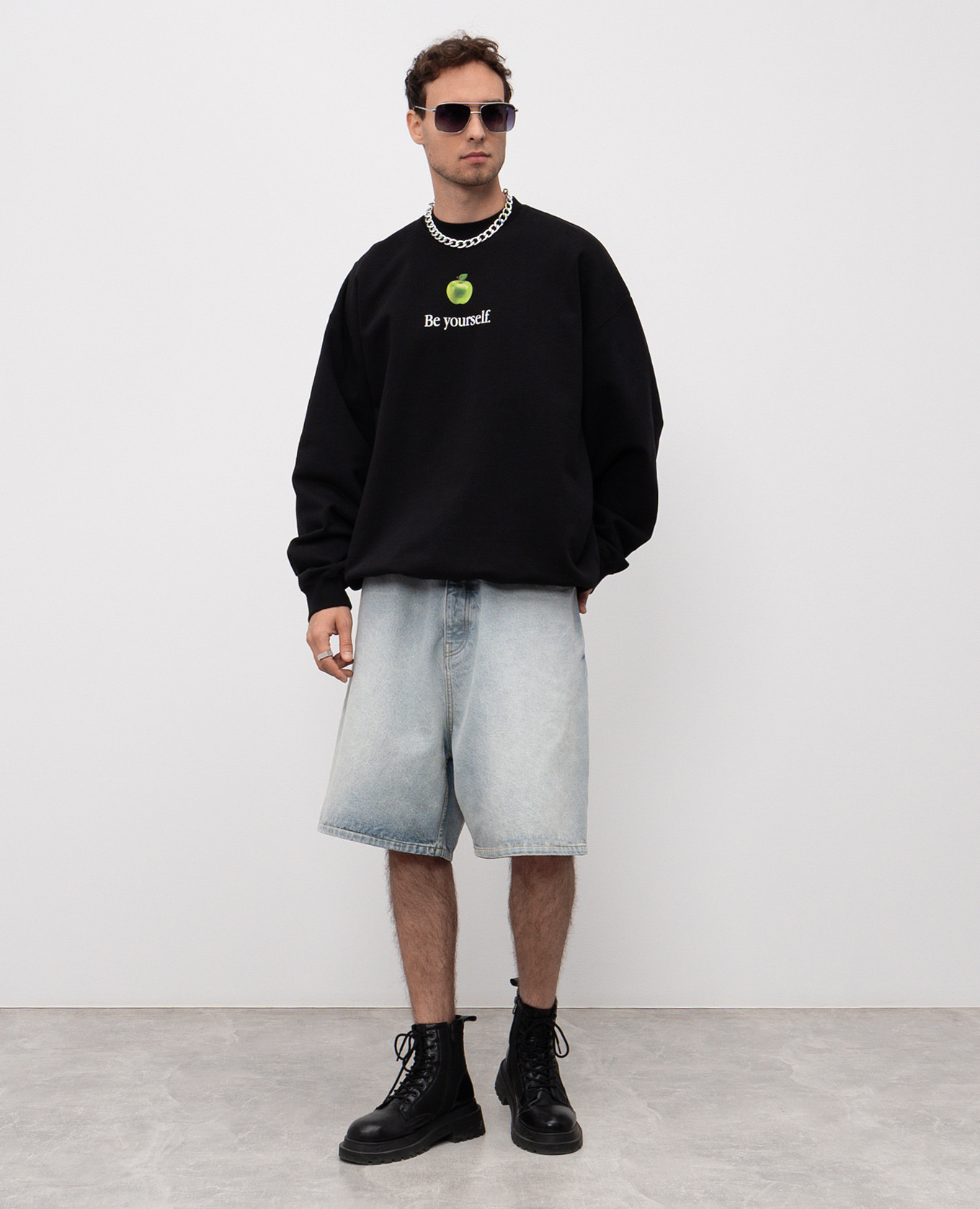 Black sweatshirt Be yourself Vetements 2