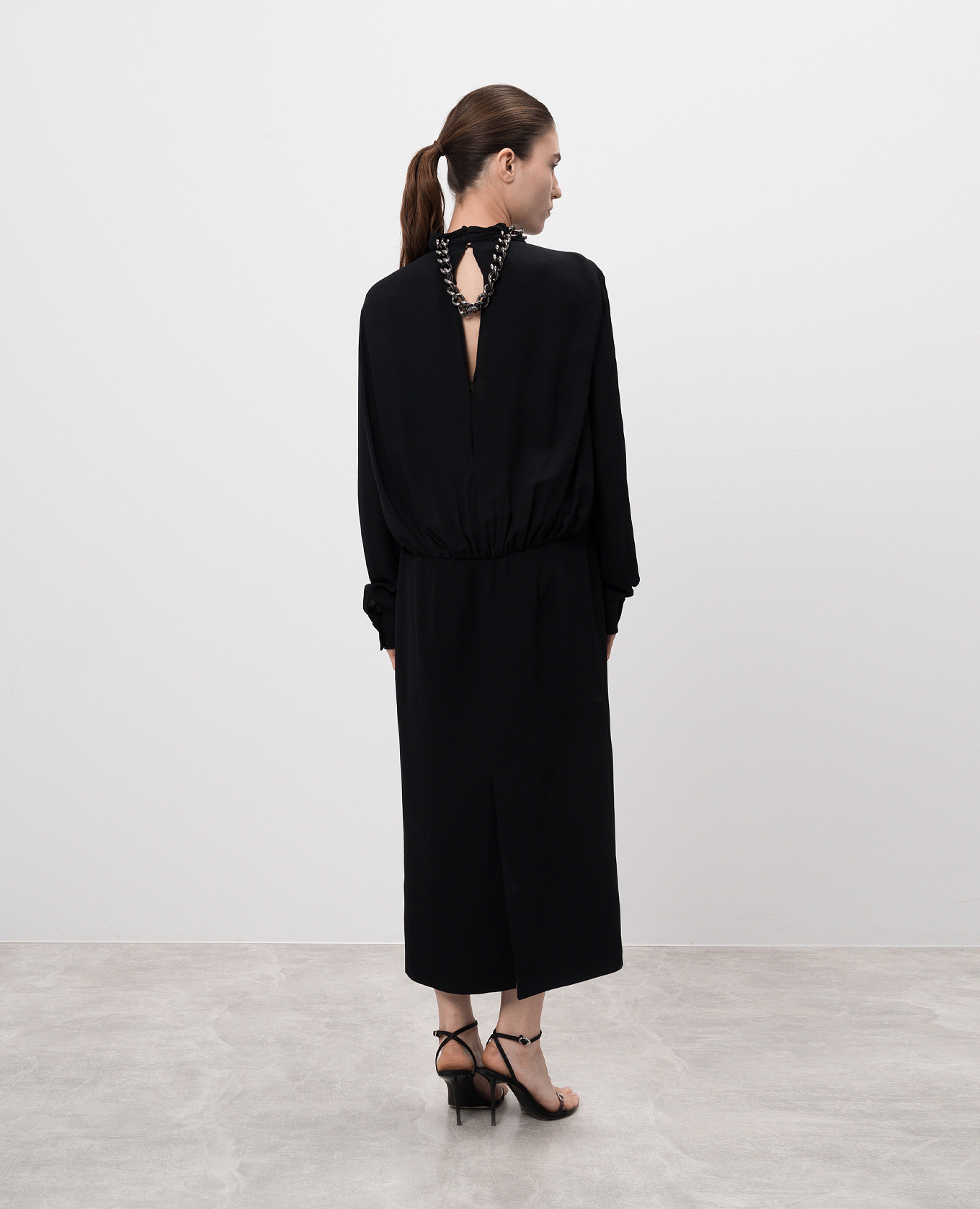 Black midi dress with necklace Tom Ford 4