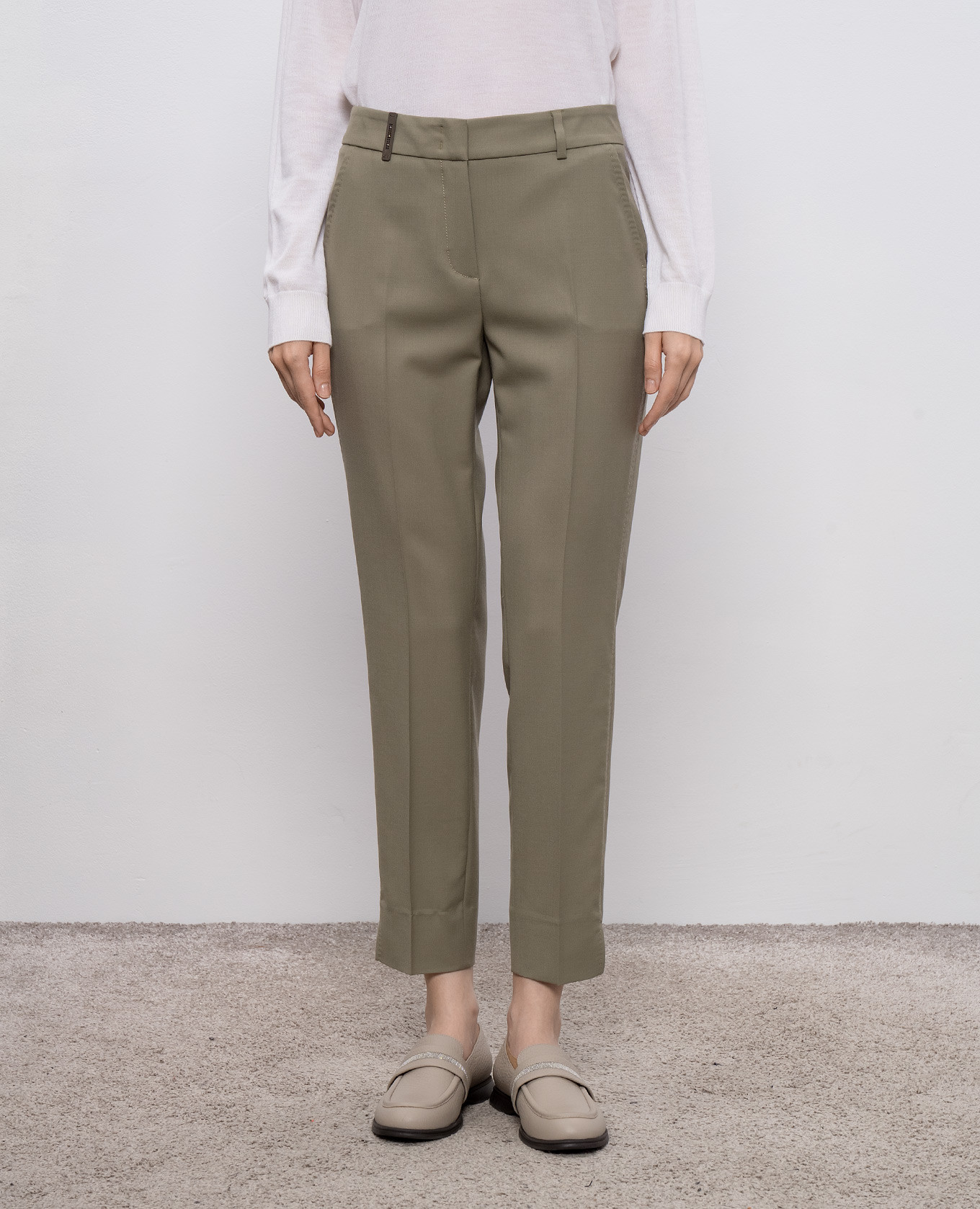 

Khaki pants with brand patch Peserico