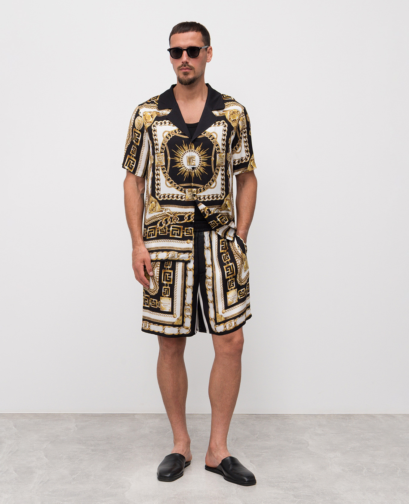 

Black shirt with branded print Balmain