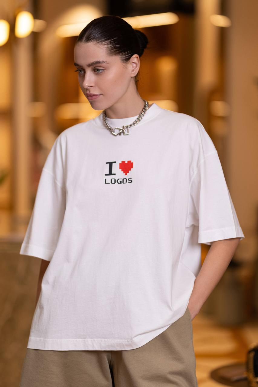 

White t-shirt with a printed inscription Vetements