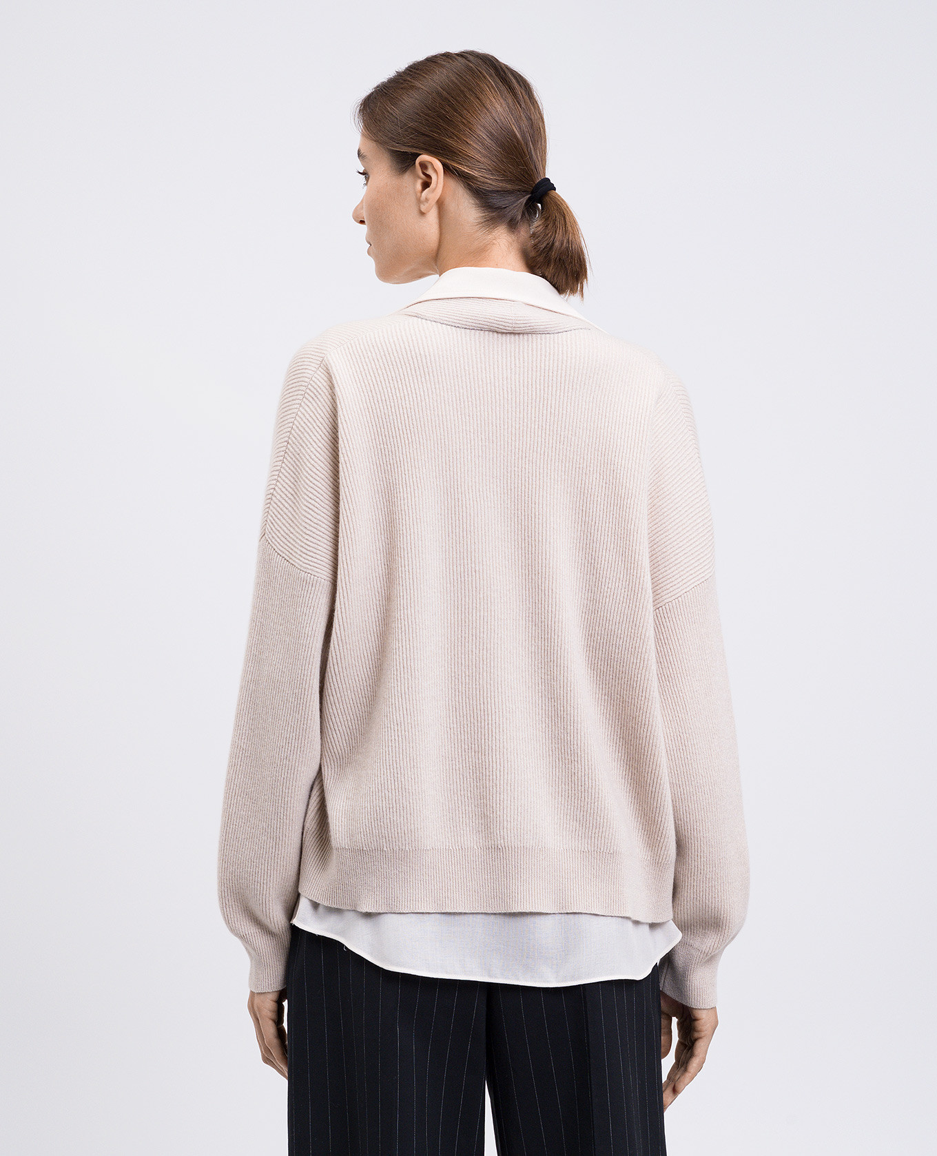 

Beige cashmere cardigan with a smell Brunello Cucinelli