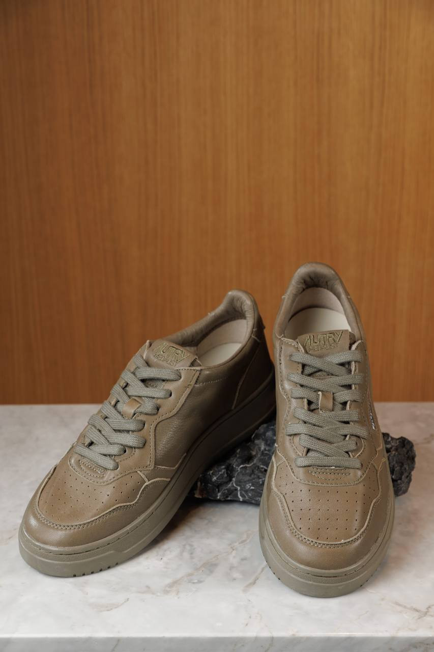 

MEDALIST leather sneakers in khaki color AUTRY