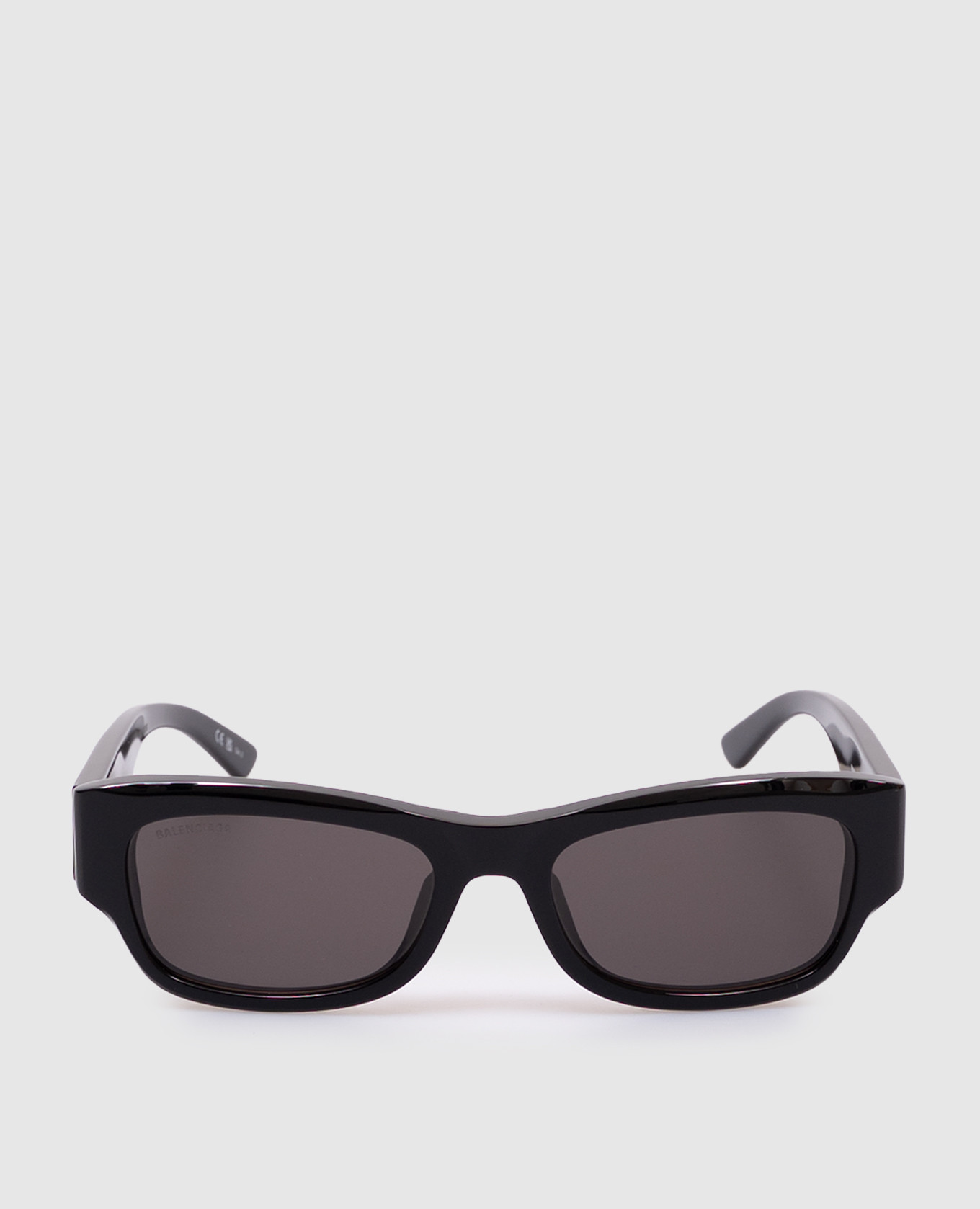 Black sunglasses with contrast logo Balenciaga
