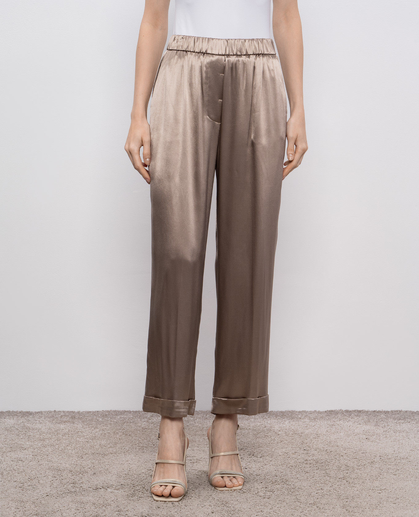 

Beige trousers with lapels Peserico