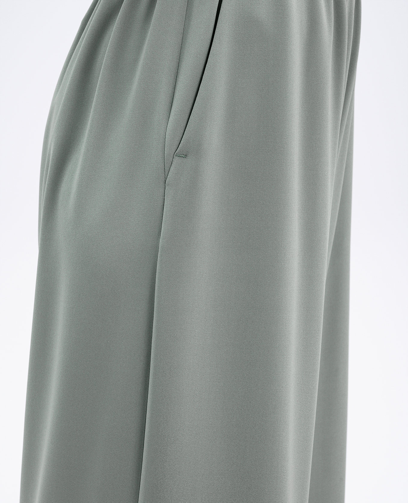 

Green BONN silk culottes Max Mara
