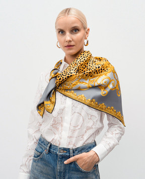 Versace Printed silk scarf 10016001A16344