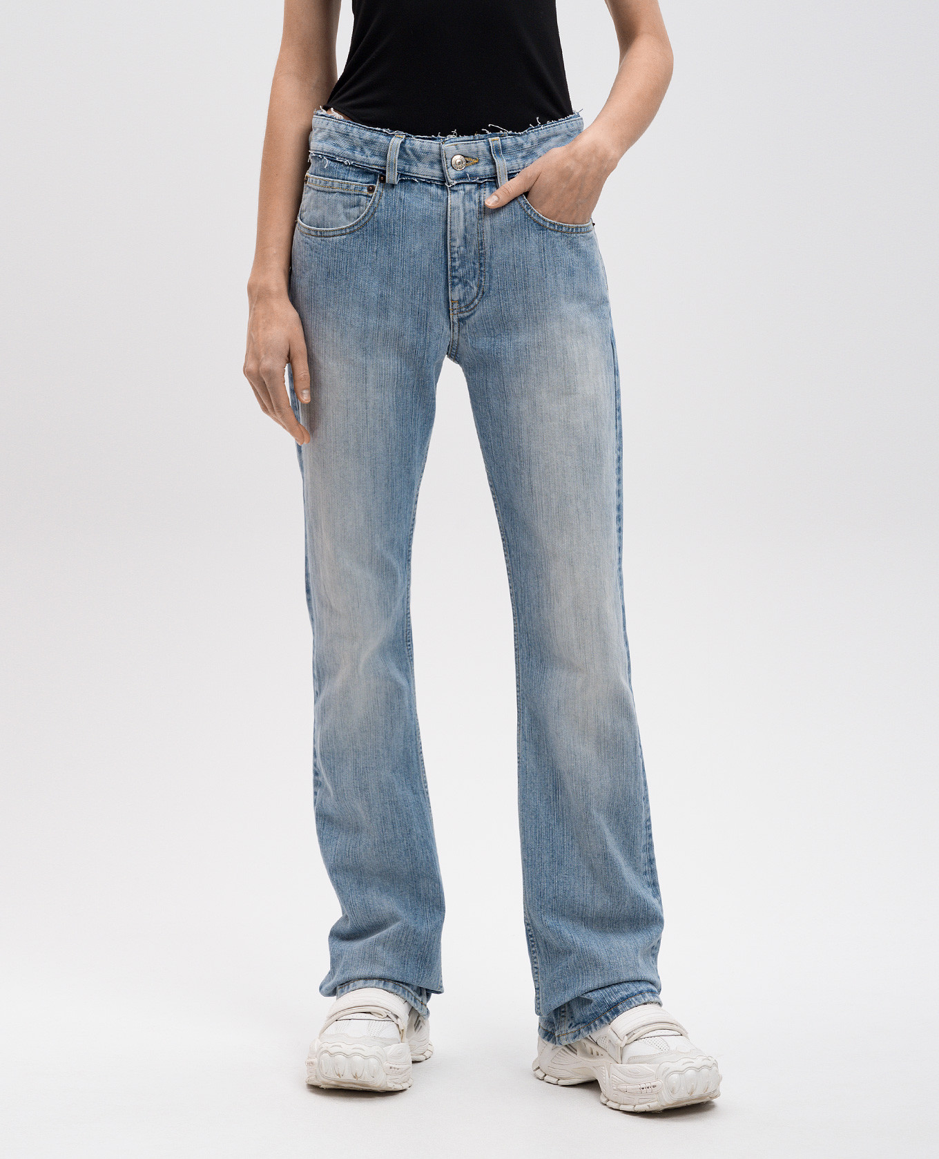 

Blue flared jeans with a frayed effect Balenciaga, Light blue