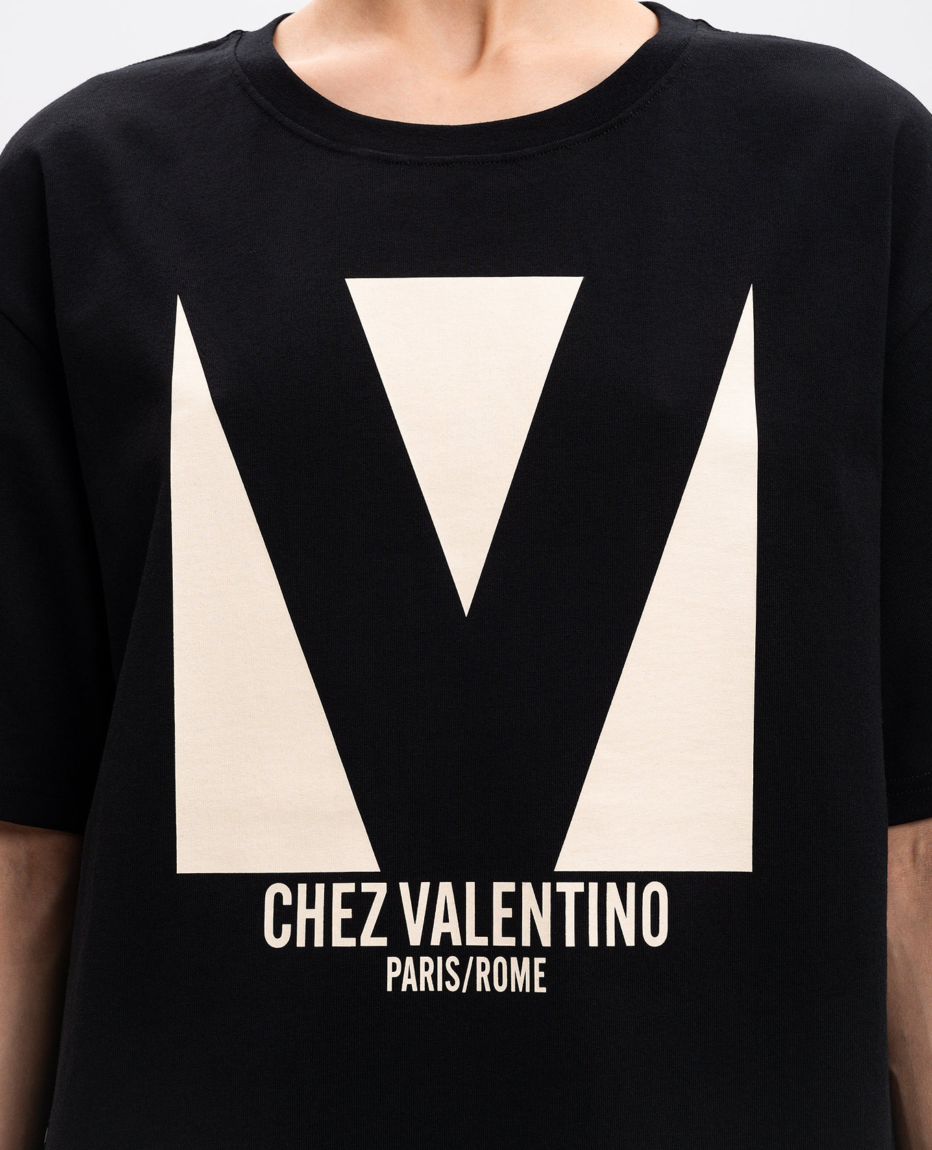 Black t-shirt with CHEZ VALENTINO print Valentino 5