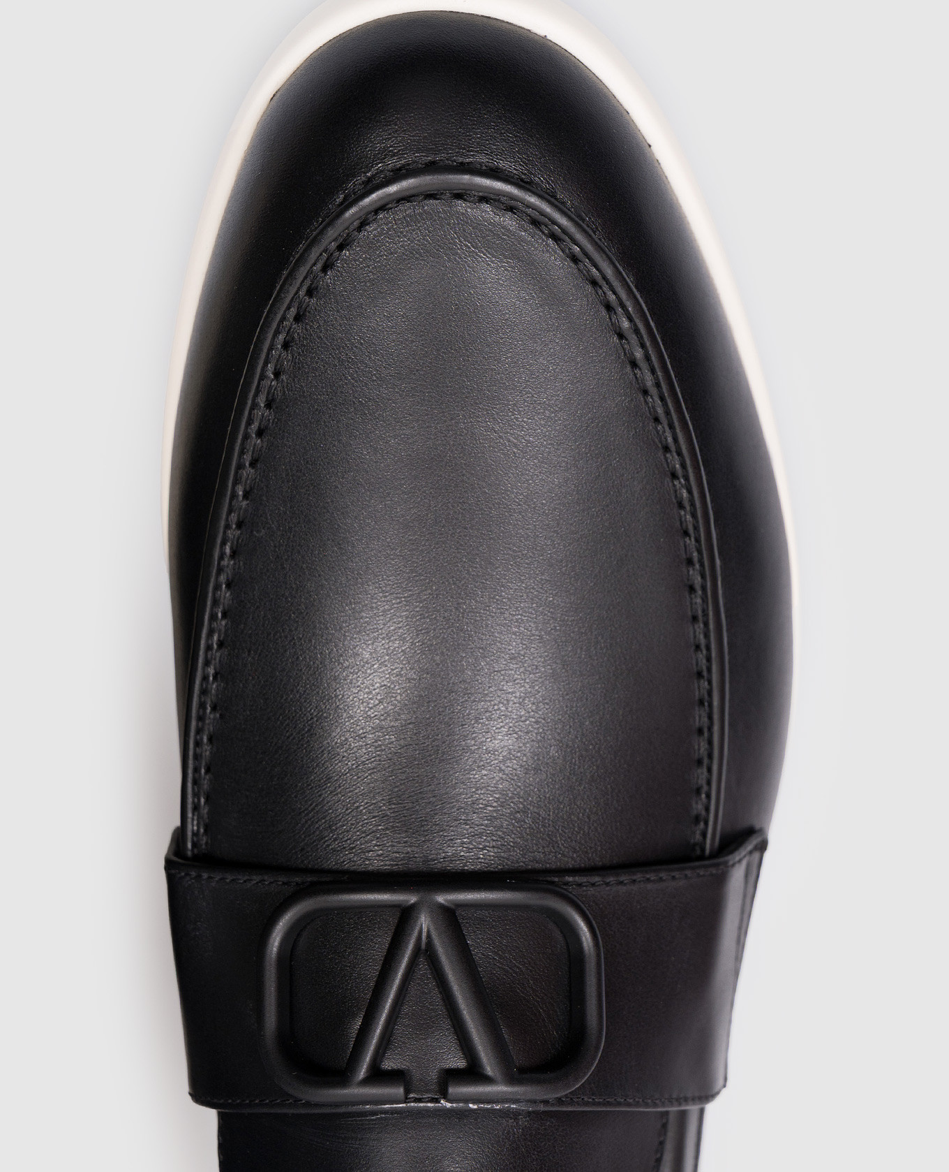 

LEISURE FLOWS black leather loafers with VLogo logo Valentino