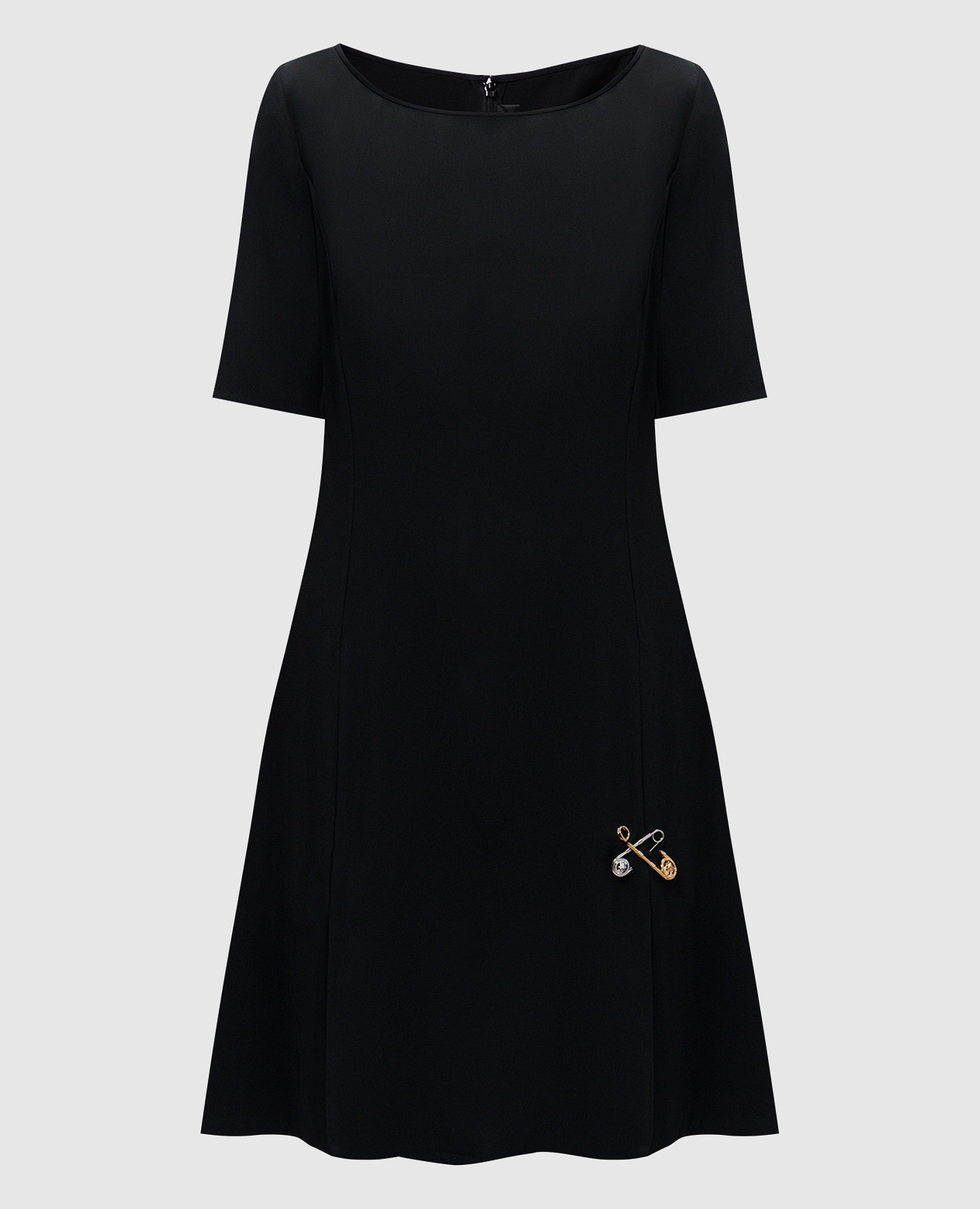

Black dress with branded stilettos Versace