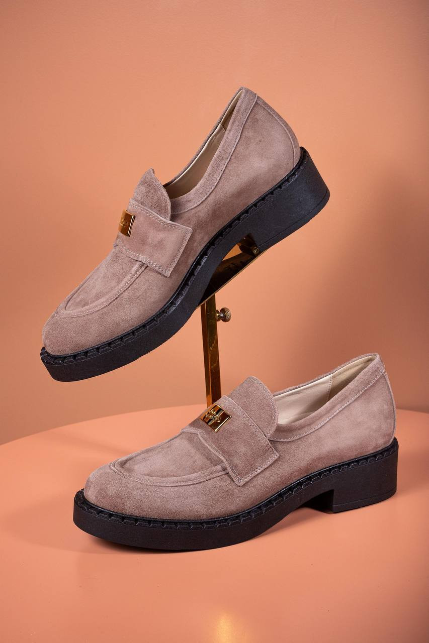 

Beige suede loafers with logo Babe Pay Pls