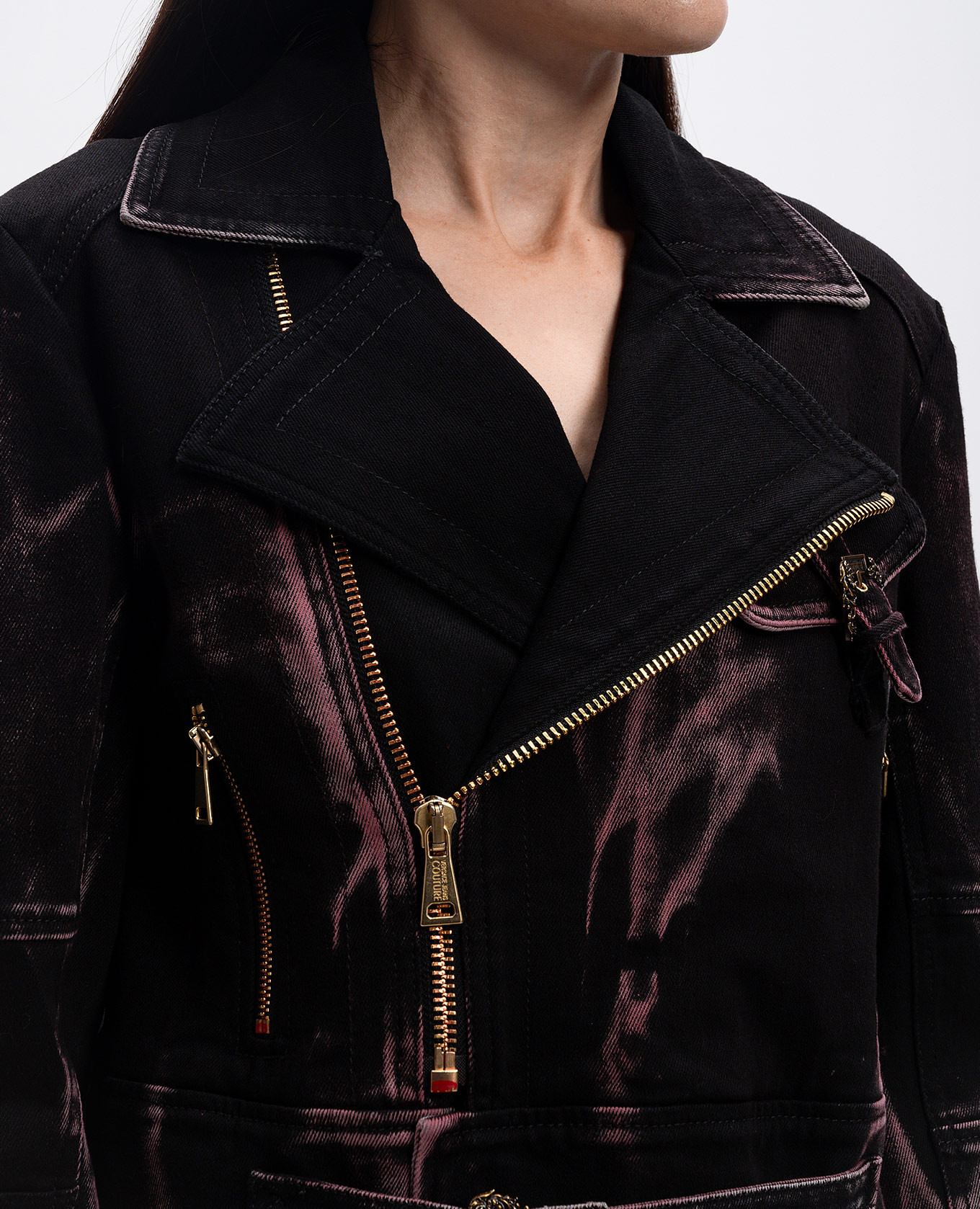 

Black denim jacket in the style of a cowhide with a marble effect Versace Jeans Couture