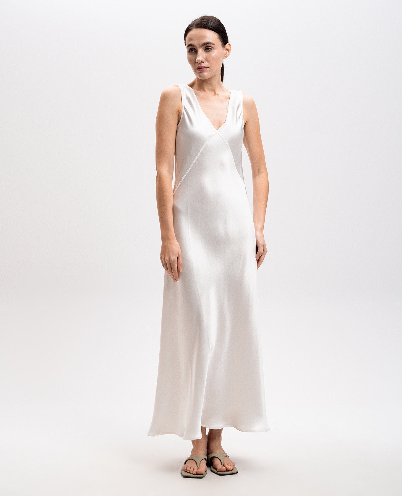 

White Bordeaux silk dress Asceno