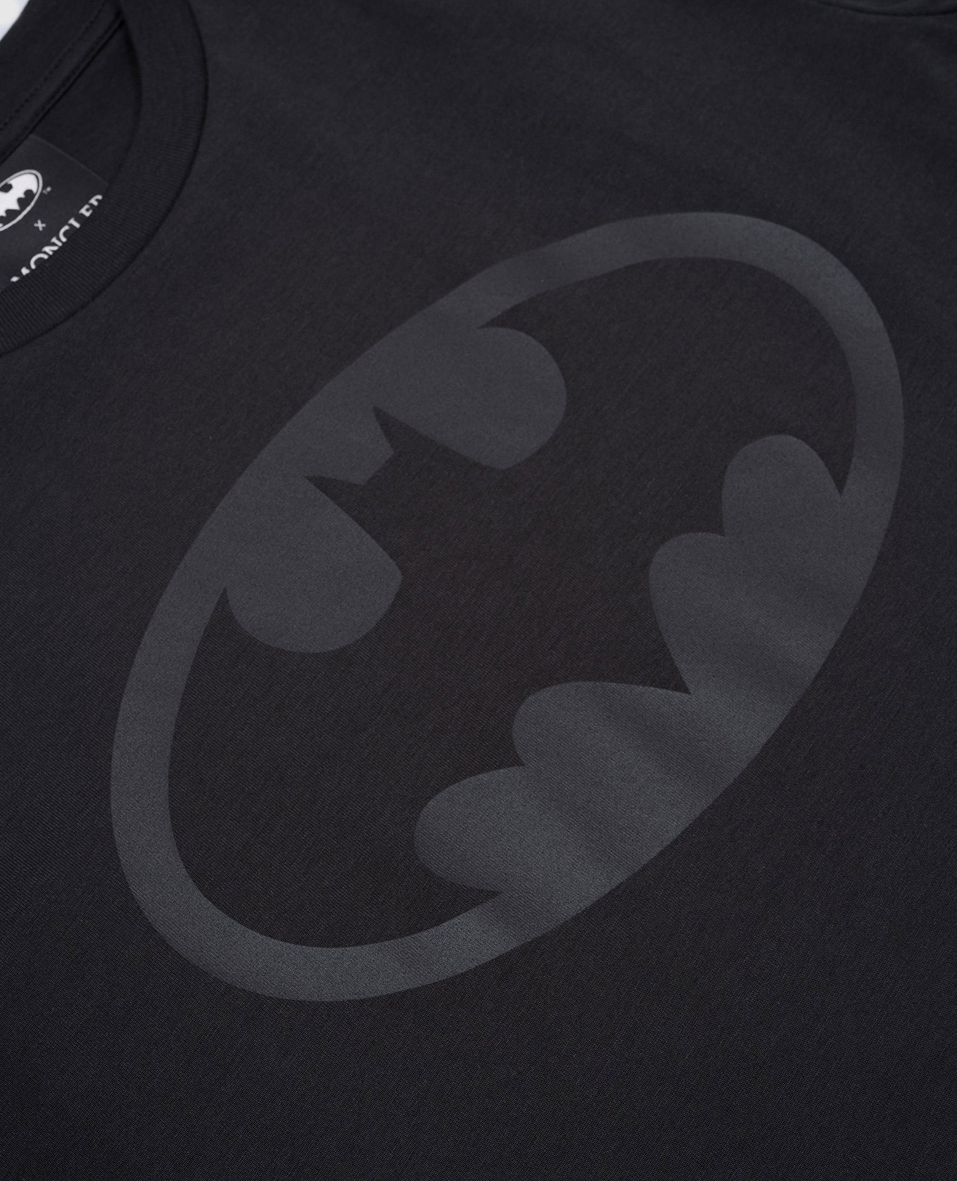 Children's black t-shirt with a Batman print Moncler ENFANT 3