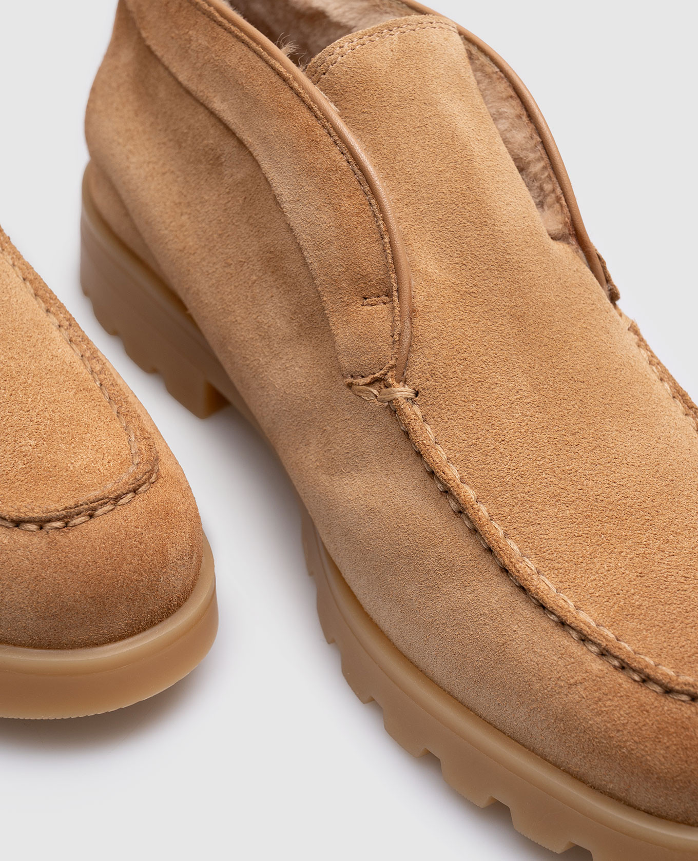 

Beige suede deserts with fur Santoni