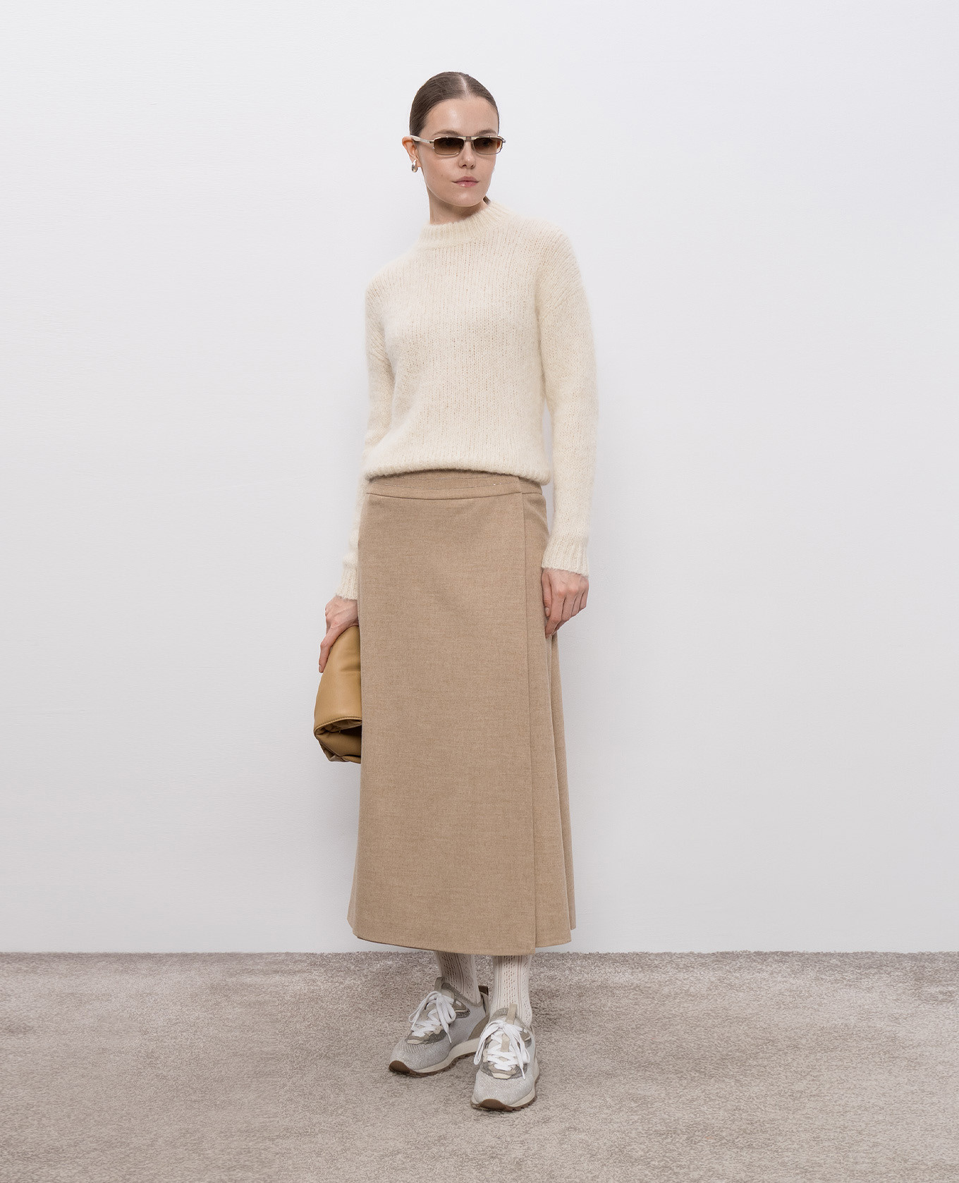 

Beige skirt with wool on the smell Peserico
