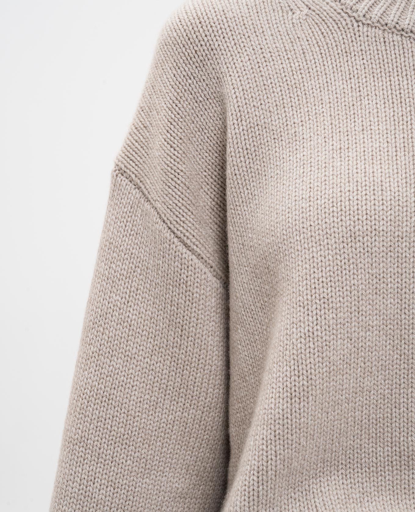 

Renske beige cashmere sweater LISA YANG