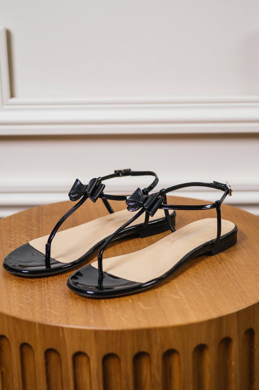 

Petite Cadeau patent leather sandals with crystals in black Mach&Mach