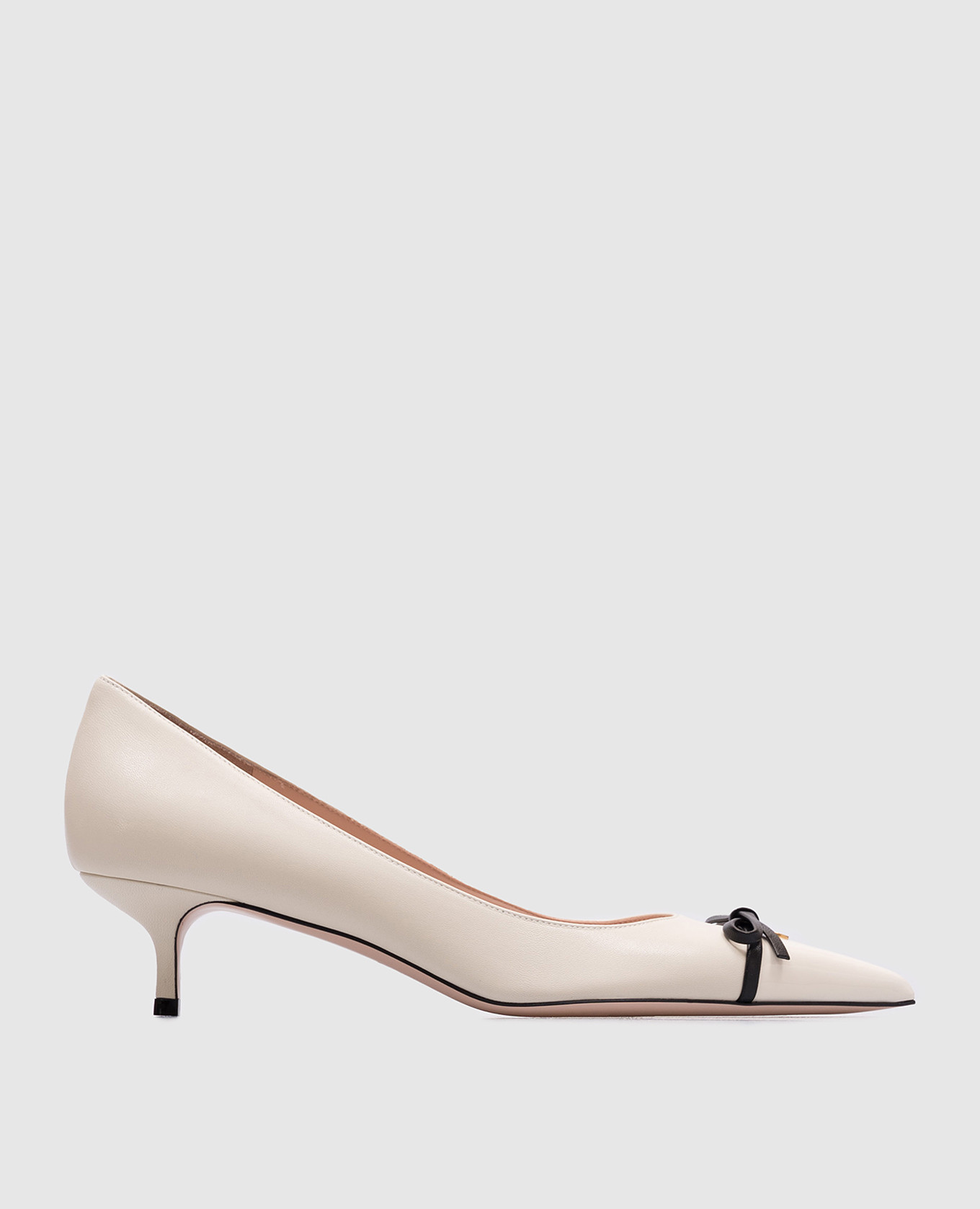

White leather shoes with a bow Valentino