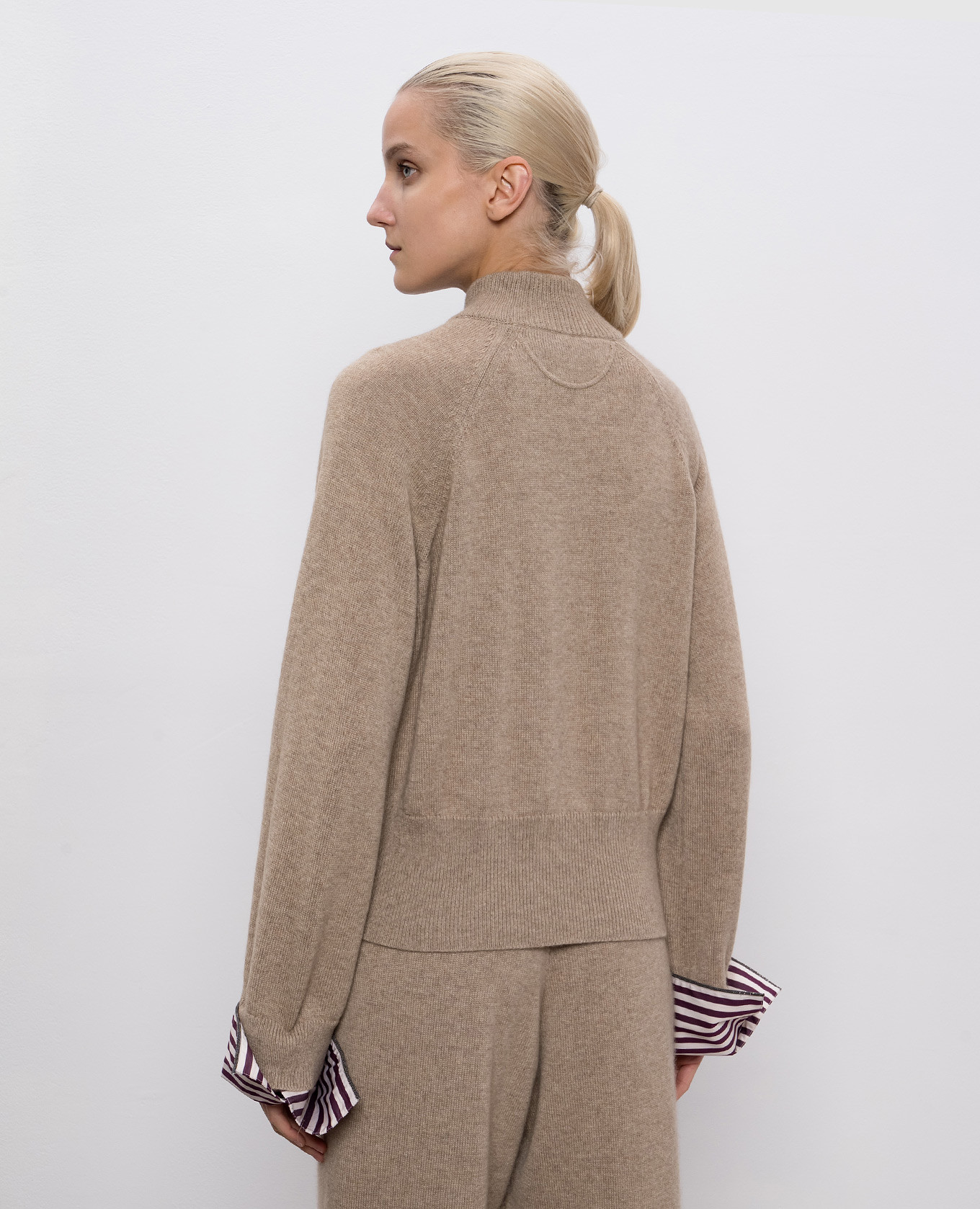 

Beige cashmere sweater with cuffs Brunello Cucinelli