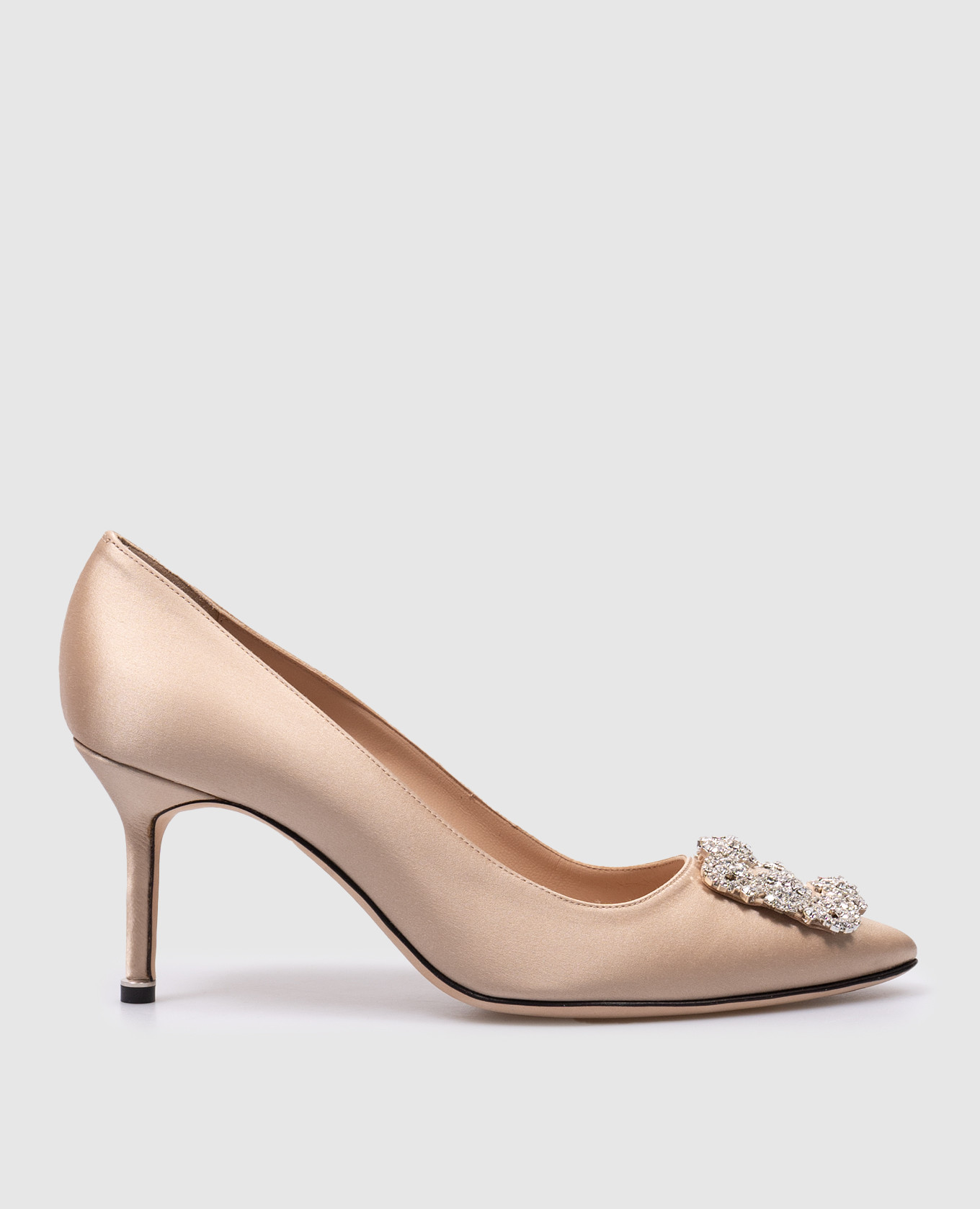 

Beige satin boats with crystals Manolo Blahnik