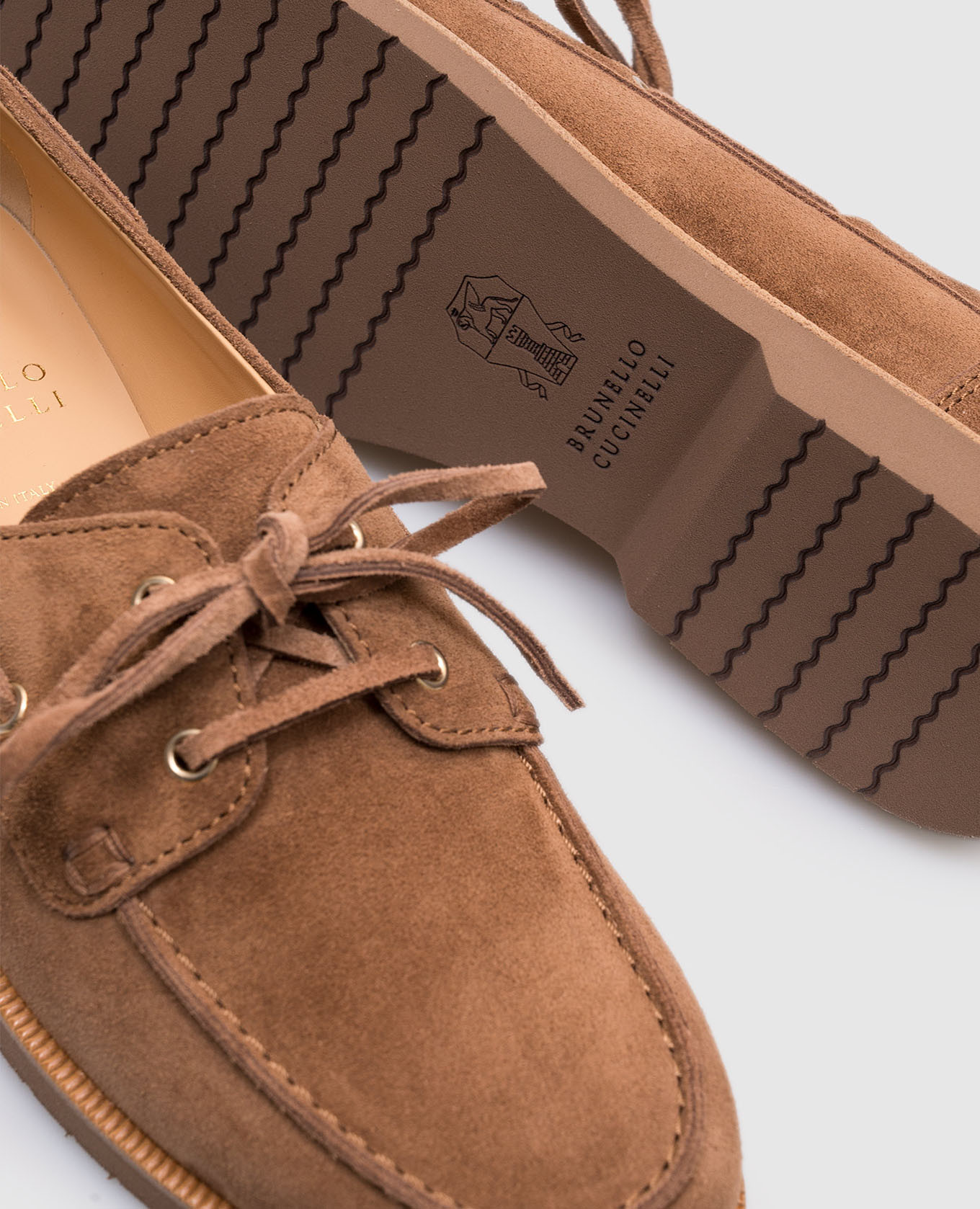 

Brown suede topsiders Brunello Cucinelli