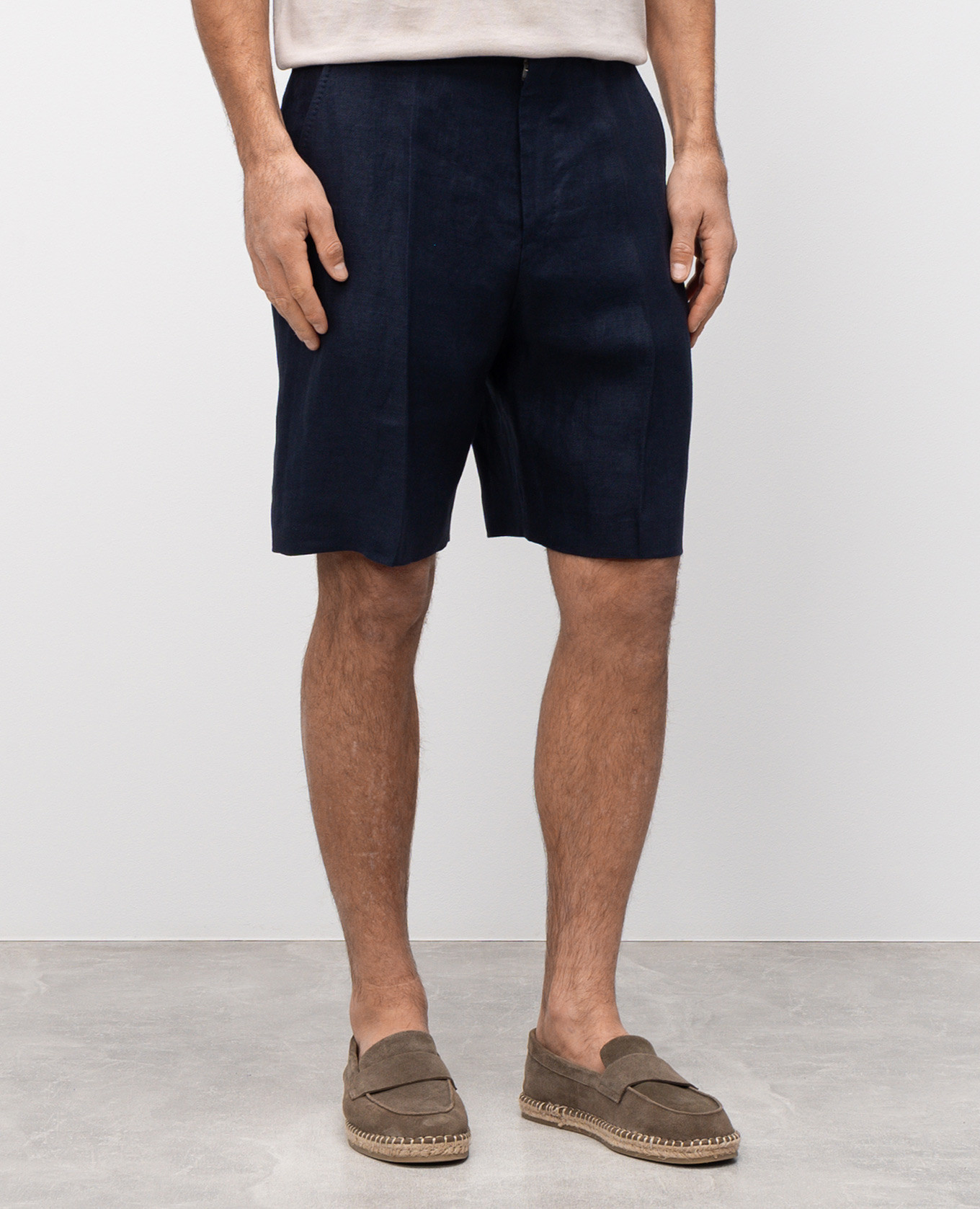 

Blue linen shorts Agnona