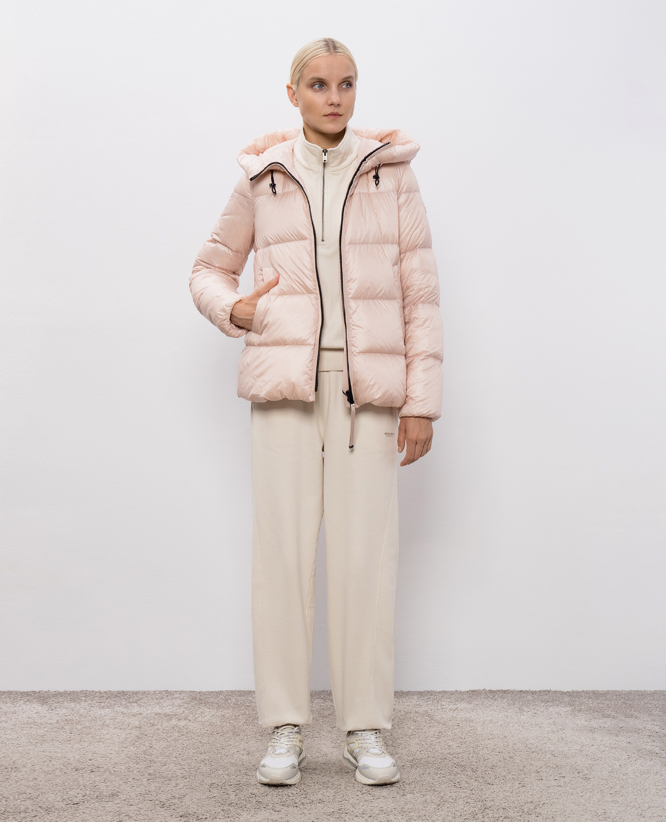 Pink down jacket with logo patch Moncler 2