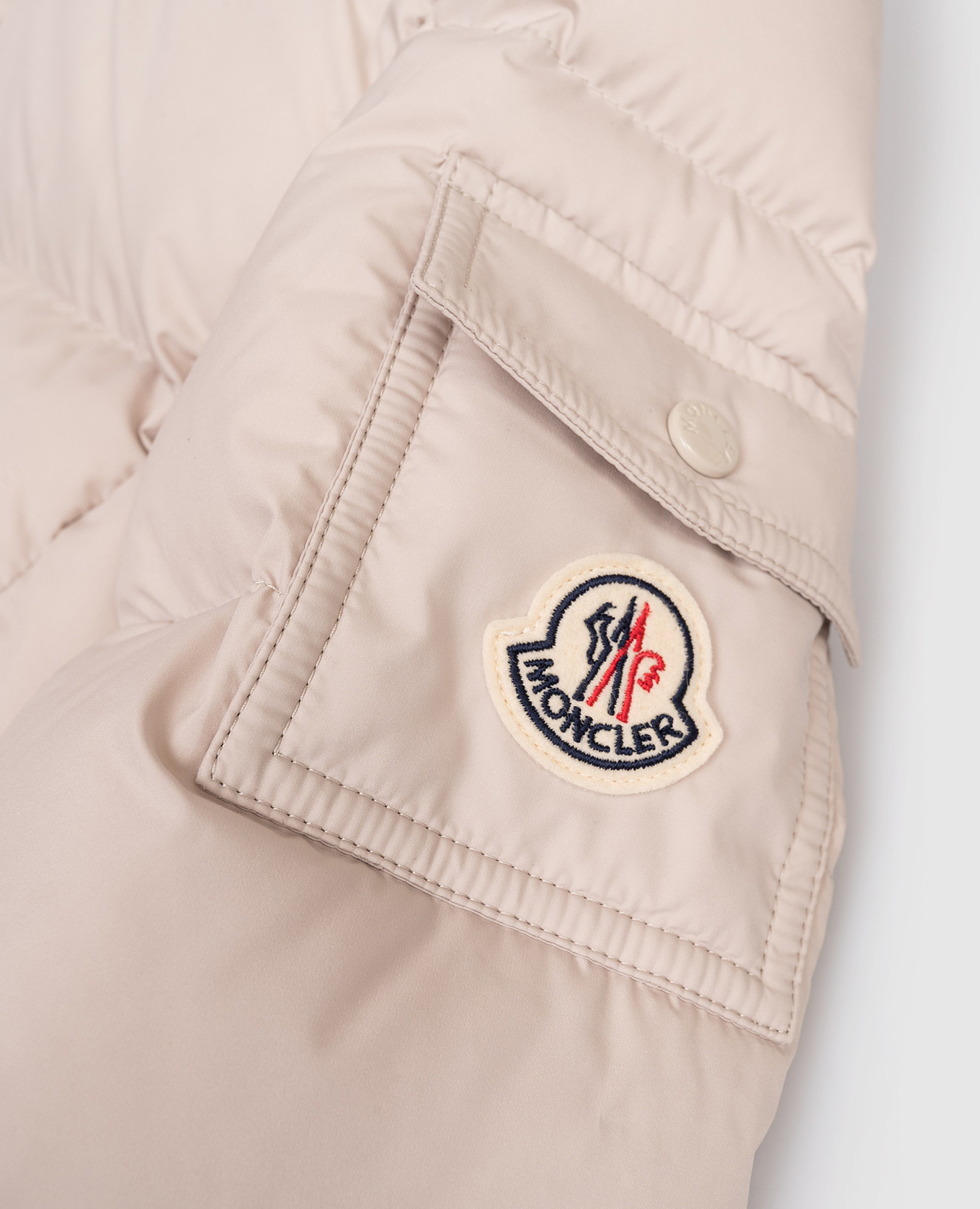 

Beige down jacket with logo patch Moncler ENFANT