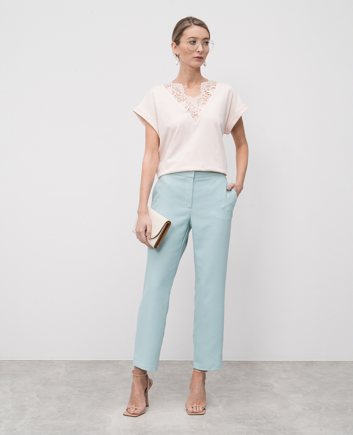 

Beige T-shirt with lace Twinset
