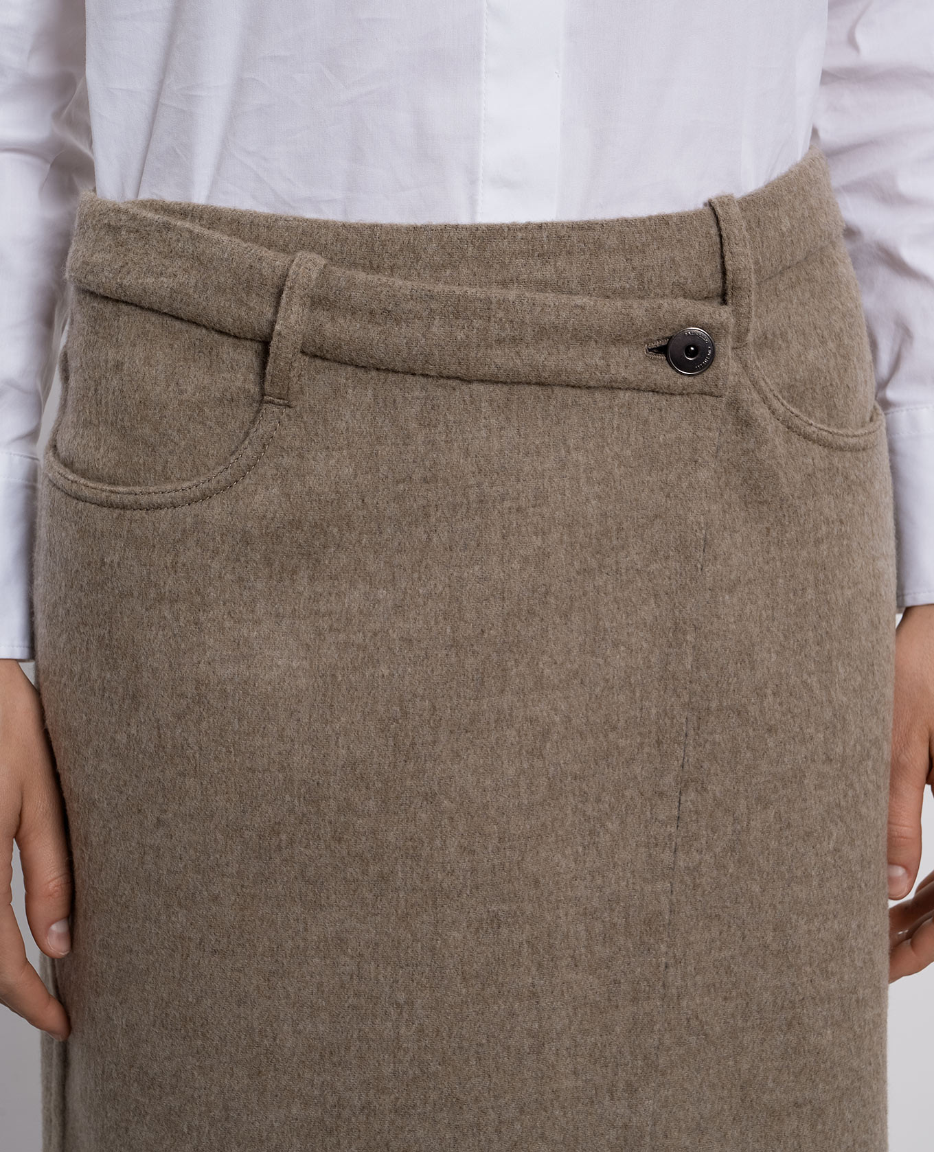 

Beige wool skirt with a smell Brunello Cucinelli