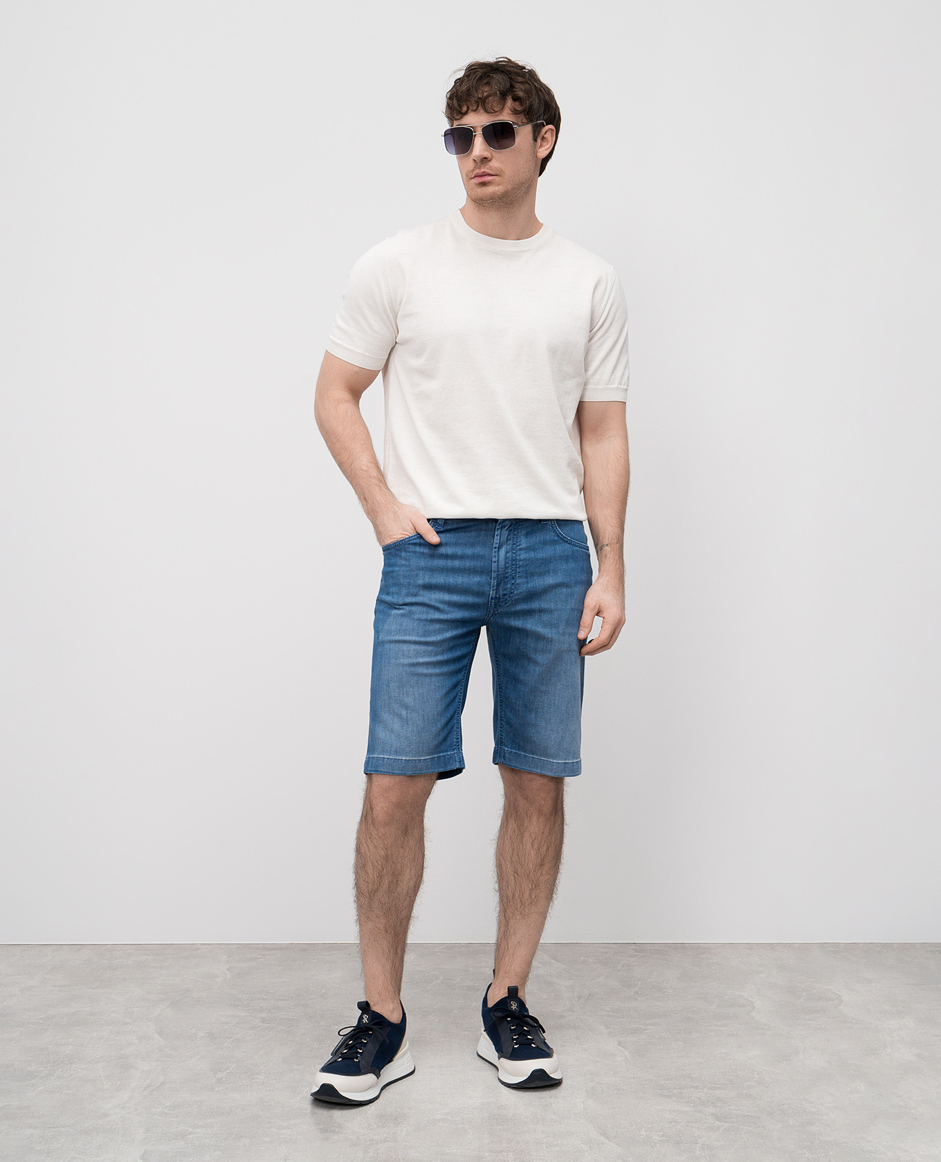

Blue denim shorts with logo patch Stefano Ricci