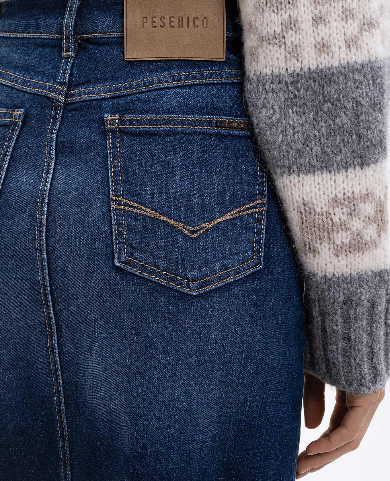 

Blue denim skirt with a frayed effect Peserico