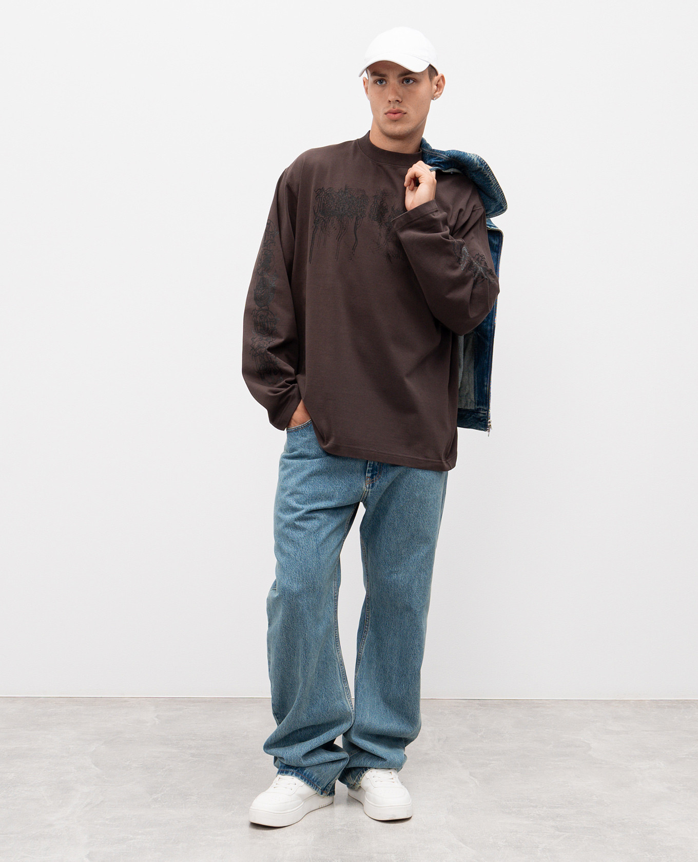 

Brown long sleeve with print Vetements