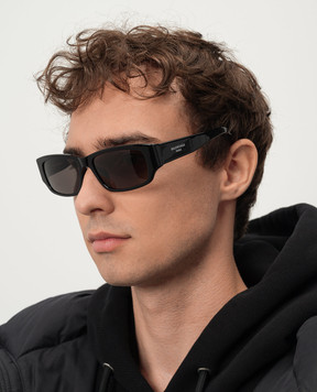 Balenciaga Black sunglasses with contrasting logo 794349T0039